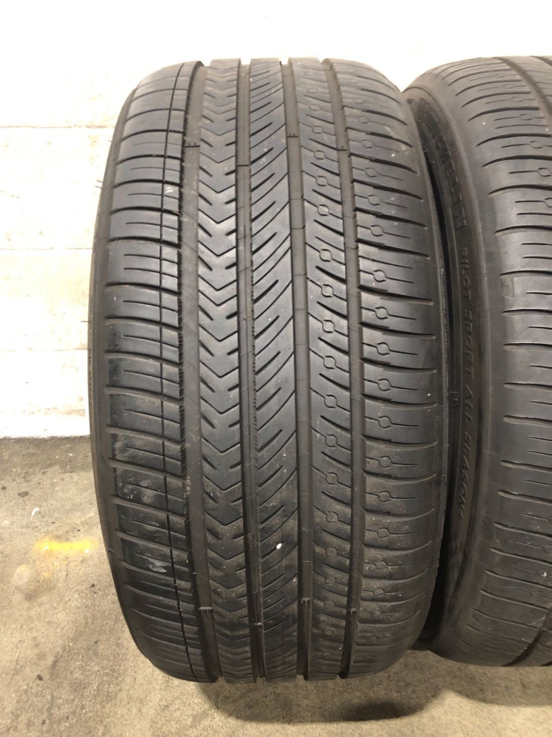 2x P275/35R21 Michelin Pilot Sport A/S 4 TO 8/32 103 W Used Tires 2753521