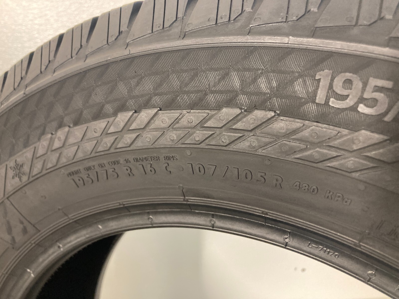 NO SHIPPING ONLY LOCAL PICK UP Set 4 Tires 195 75 16 Continental VanContact A/S