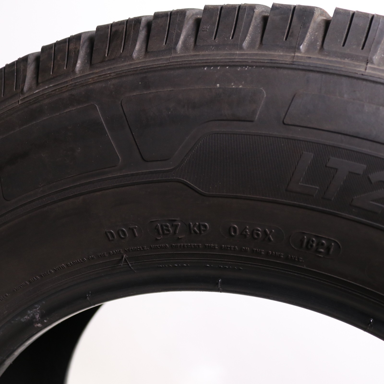 Set of 2 Used LT 265/70R17 Michelin Agilis CrossClimate – 121/118R – 10/32