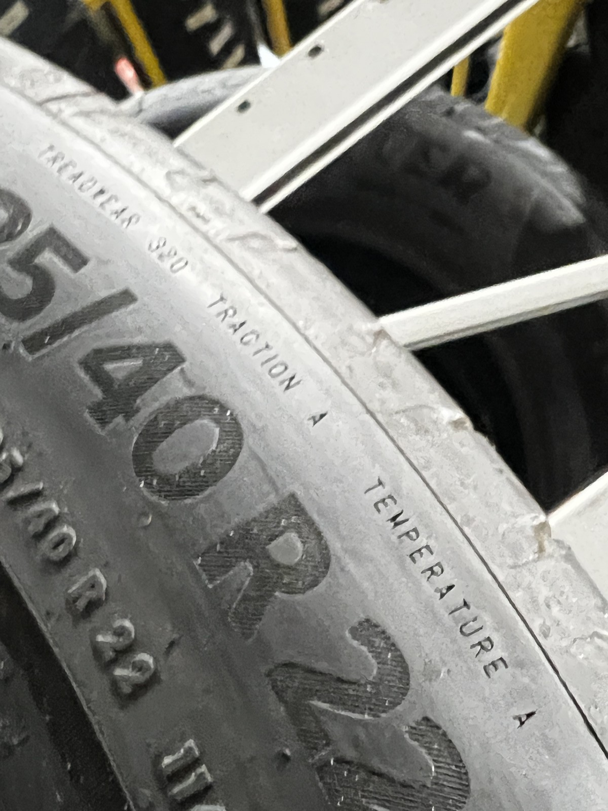 1 Continental EcoContact 6Q MO ContiSilent 325/40R22 114Y DOT.1625 7/32 NO Patch