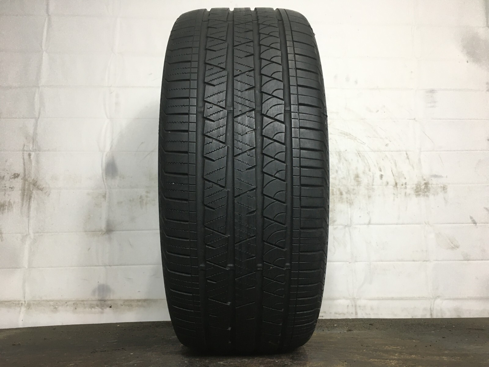 [1] Continental CrossContact LX Sport SSR Run Flat 275 45 20 Tire 6.75-7.25/32