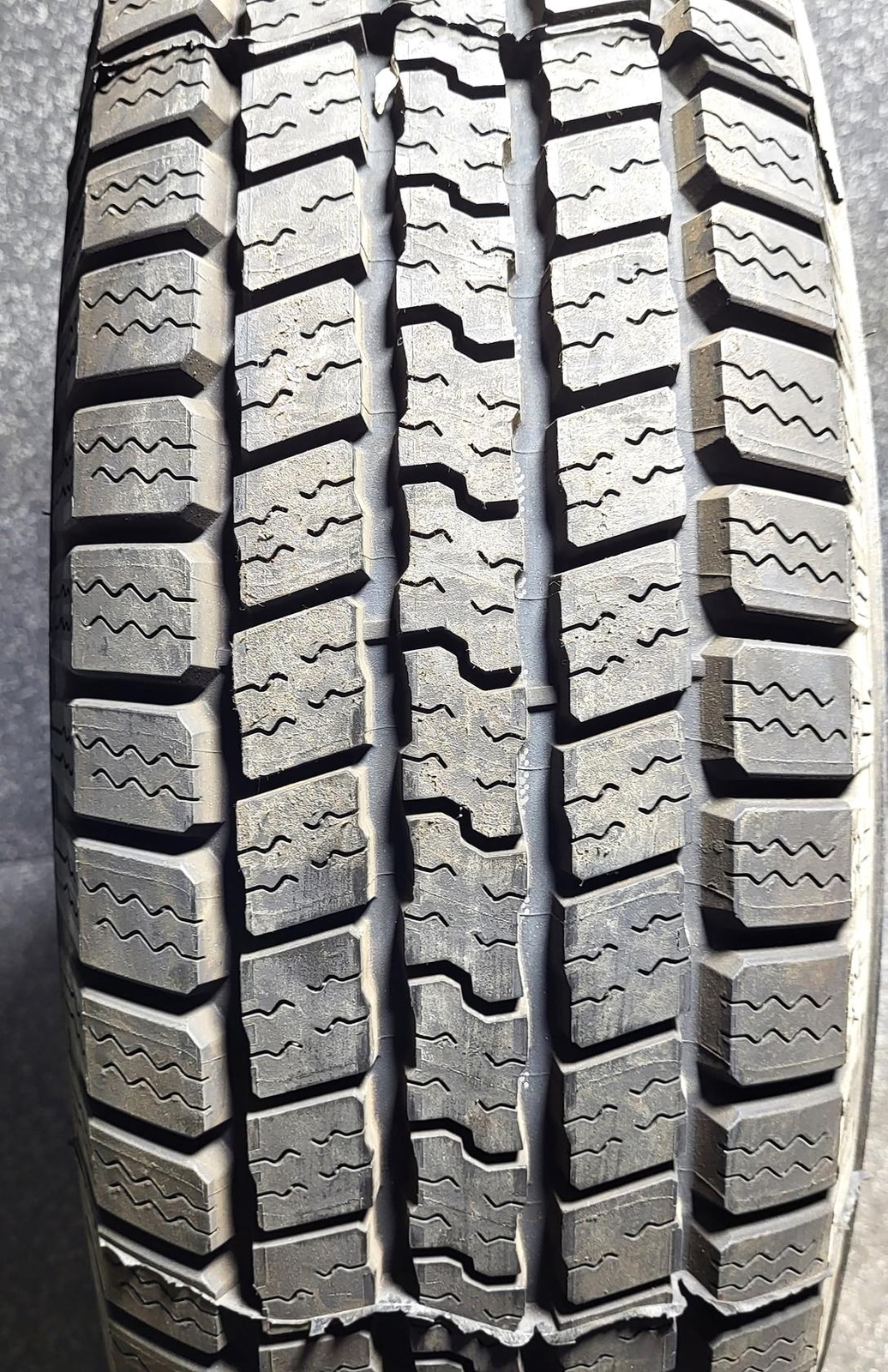 Goodyear Wrangler SR-A 225/75R16 104S Summer Light Truck/SUV Tire DOT 3217