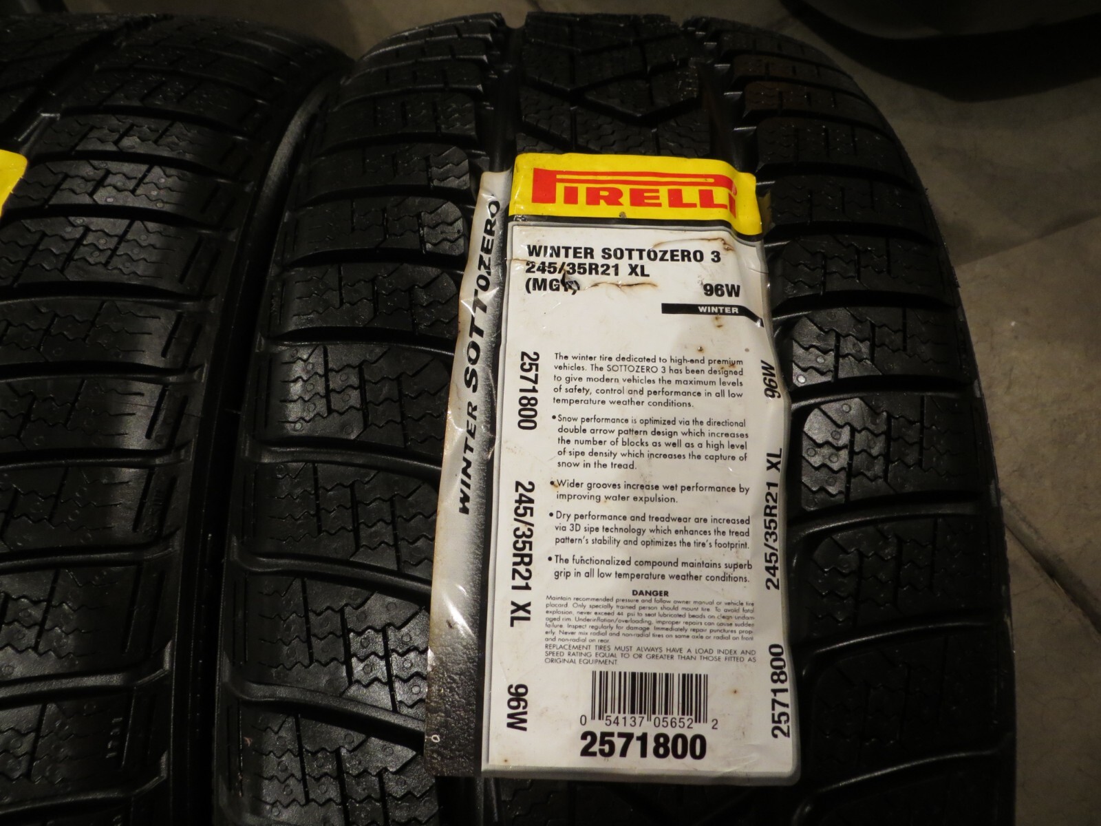 NEW 2 TWO PIRELLI WINTER SOTTOZERO 3 2571800 245/35R21 MGT SNOW 245 35 21 3531