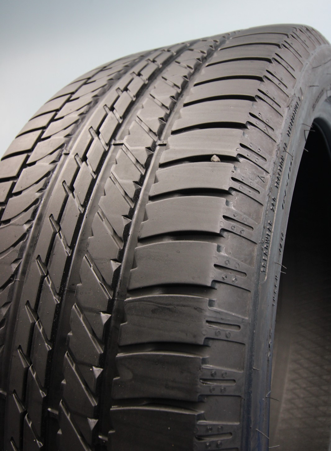 1 Used GoodYear Eagle F1 Asymmetric MO1 SUV 295/40R22 295/40/22 2954022 112W