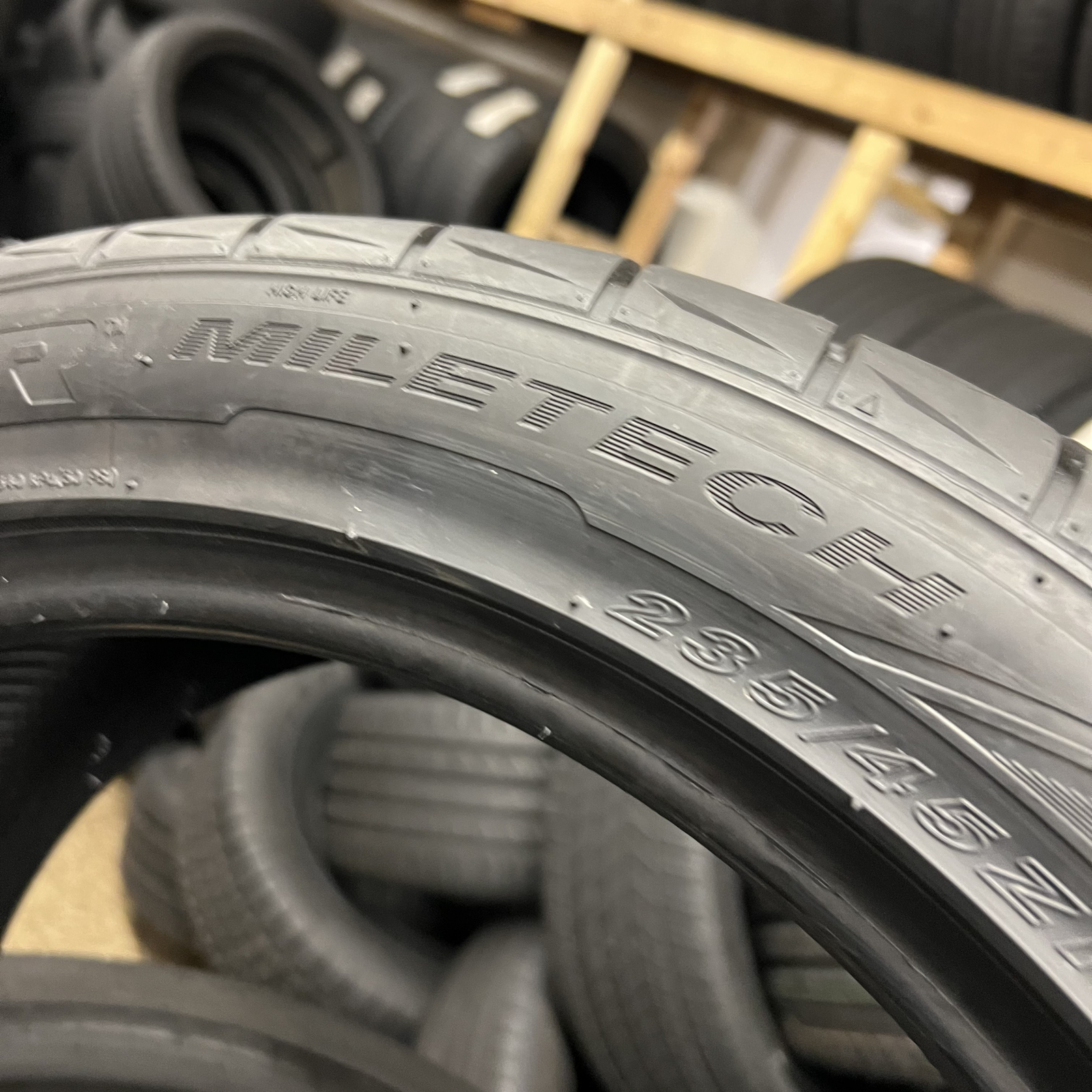 1 Tire New Milestar Miletech Interceptor As810 235/45ZR18 98Y DOT.2524 10/32 New