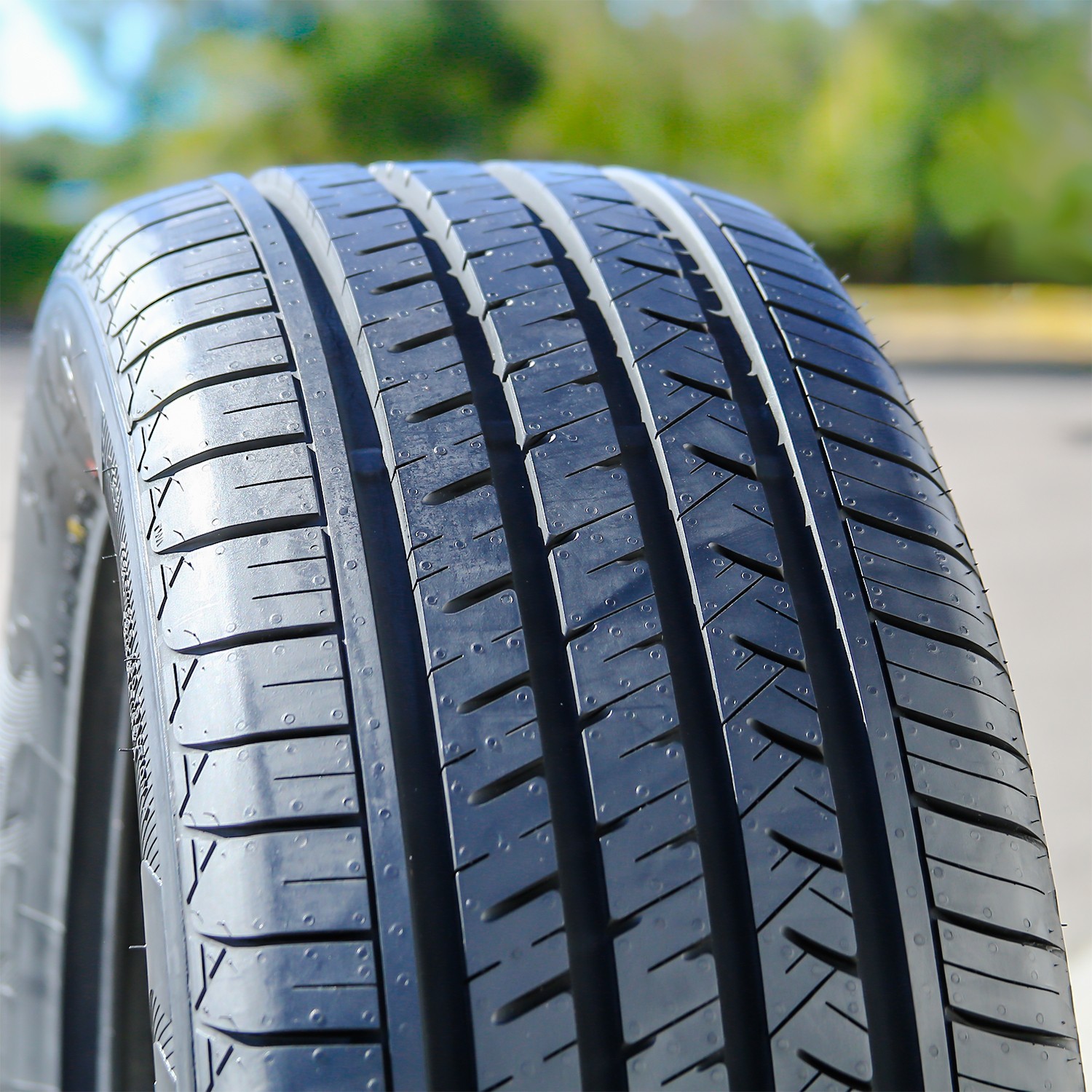 4 Tires Atlas Paraller 4×4 HP 2x 235/60R18 107V 2x 255/55R18 109V Performance