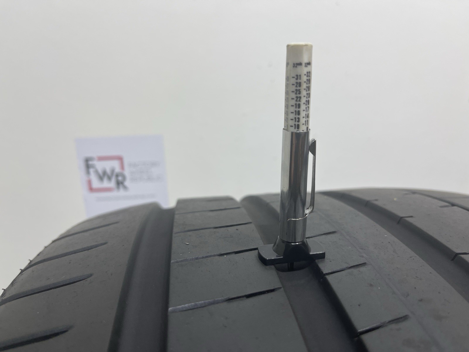 Set of 2 Tires Yokohama Advan Sport V107D MO1 325/40ZR22 325/40/22 3254022 91895