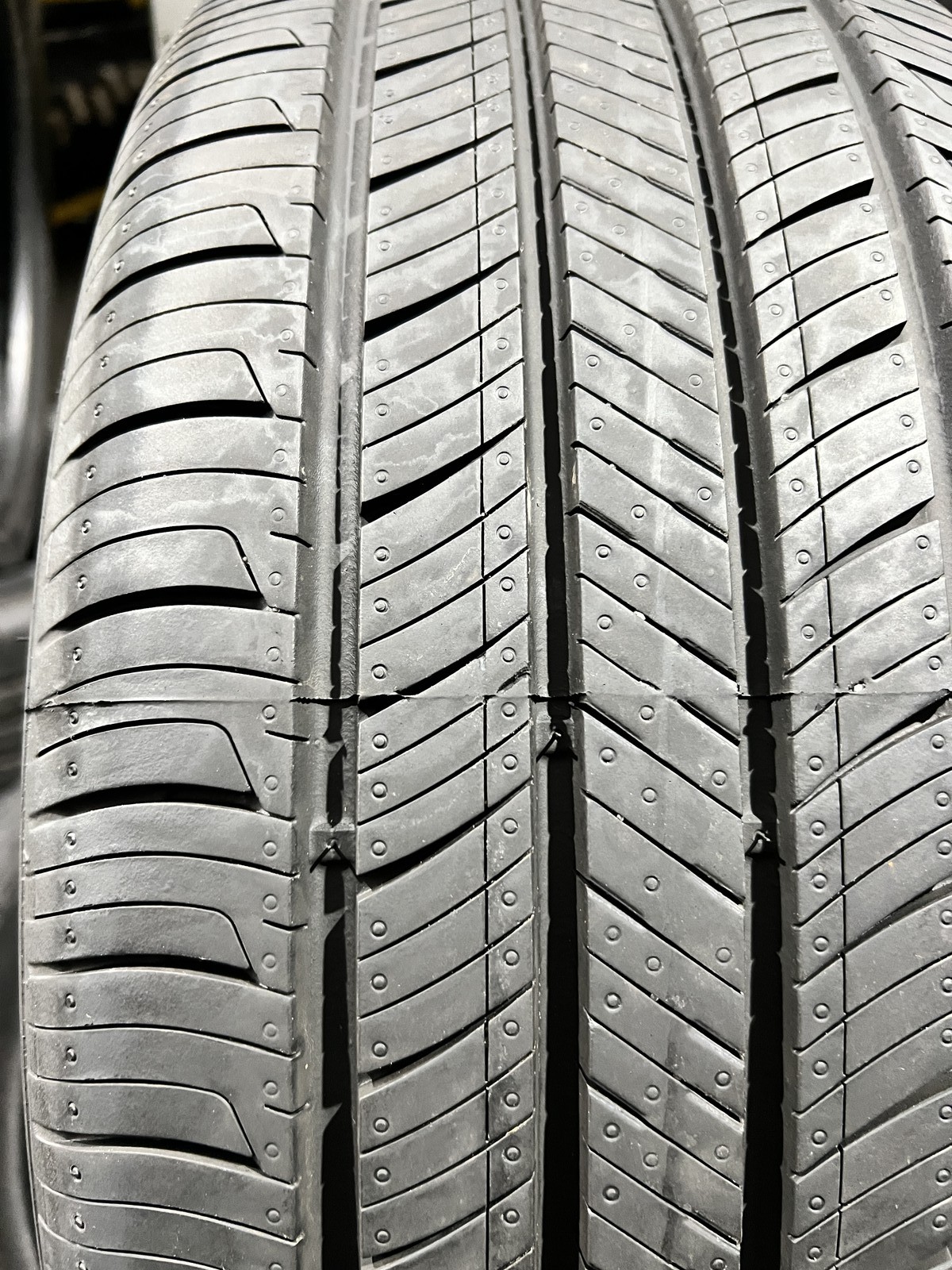 1 New Tire Hankook Kinergy GT 235/45R18 94V DOT.1625 9.5/32