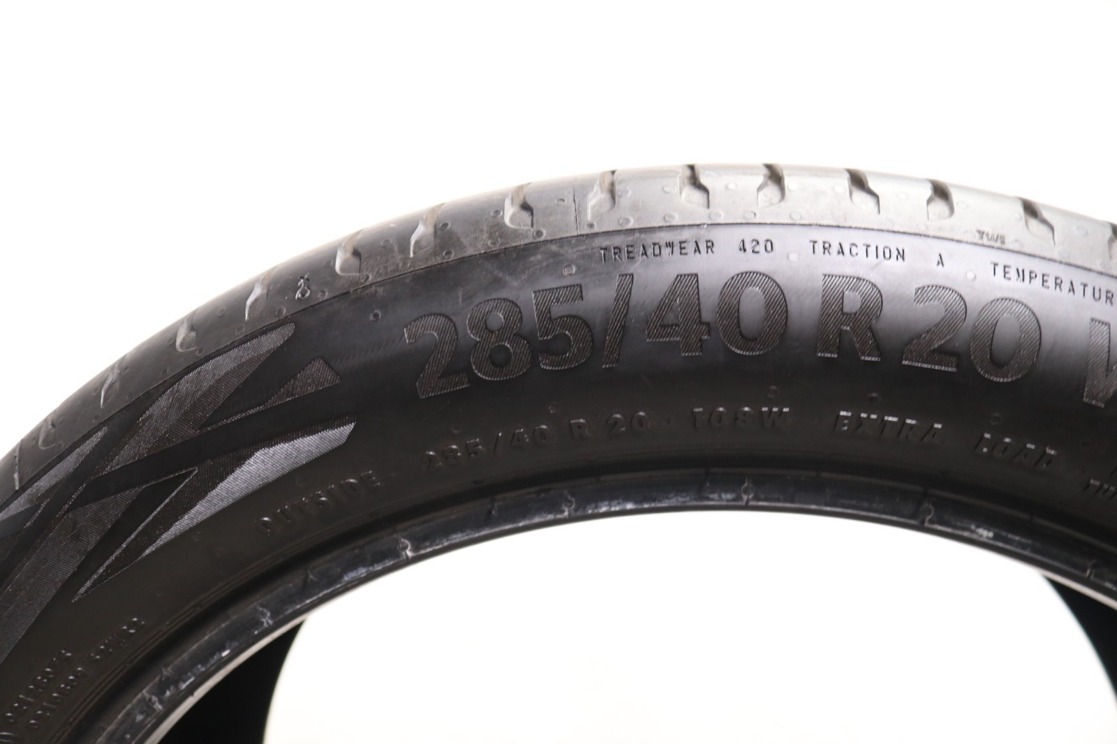 Set of 2 Used 285/40R20 Continental EcoContact 6Q MO – 108W – 6.5-7/32