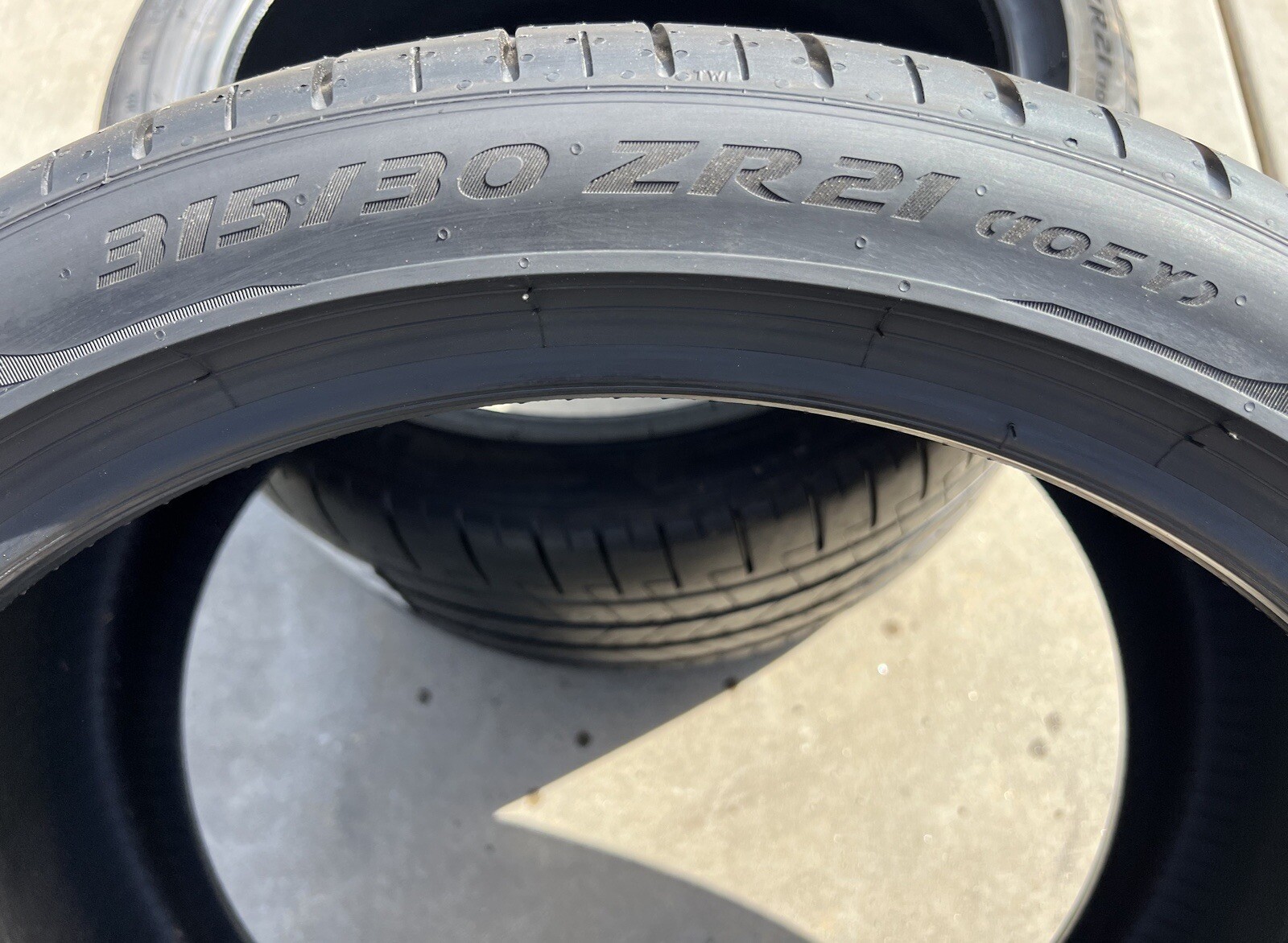 Set of TWO BRAND NEW 315/30ZR21 (105Y) Pirelli P Zero PZ4 Sport Tires 3153021
