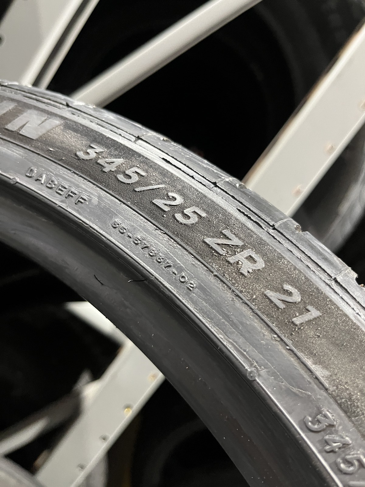 Michelin Pilot Sport All Season 4+ ZP 345/25ZR21 104Y DOT.0625 8.25/32 NO Patch
