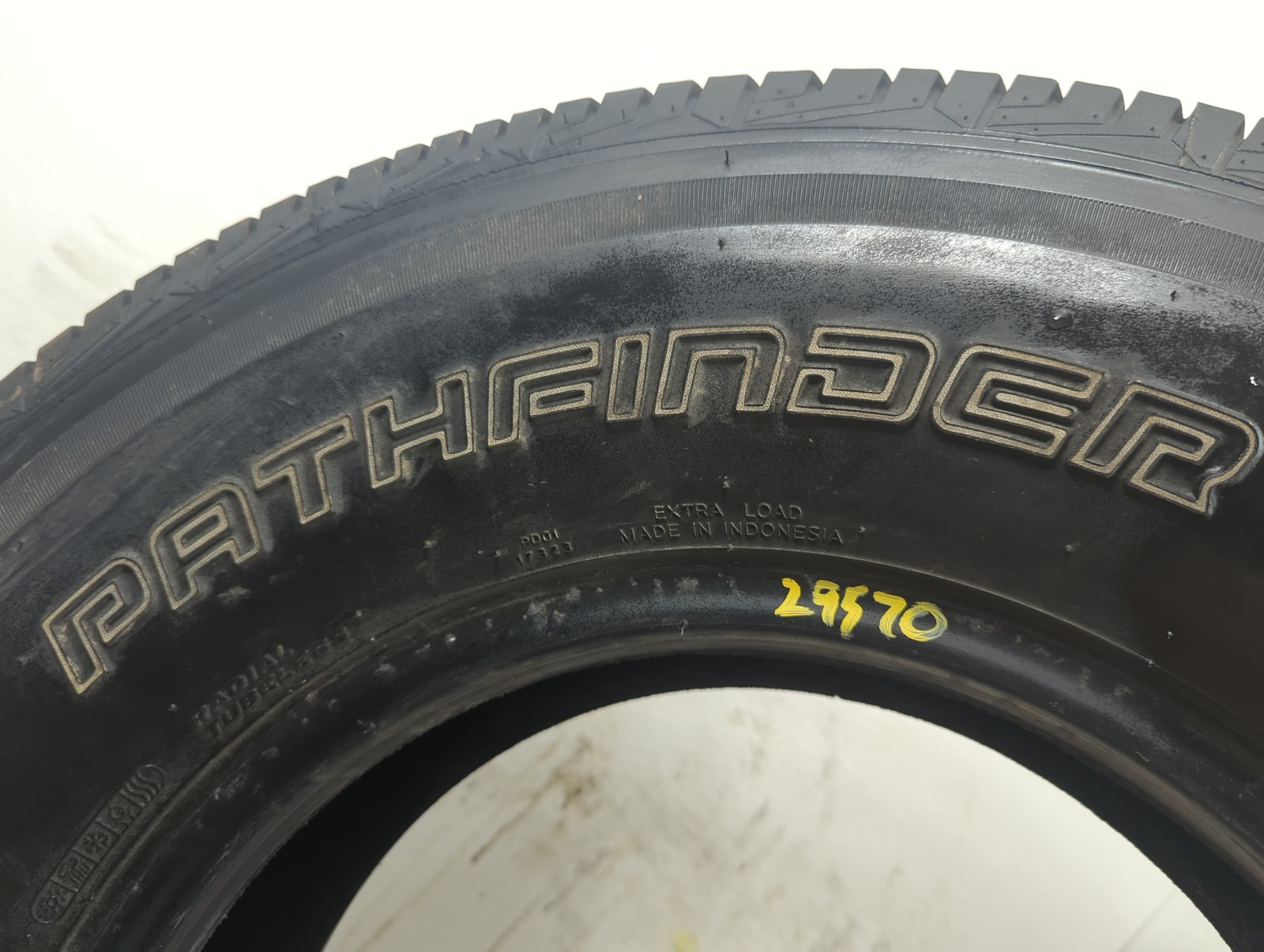 Used Tire 235/75R15 PATHFINDER HT 109T – Tread Depth 11/32