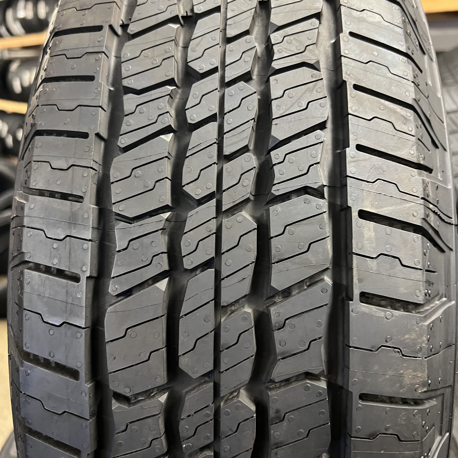 Set Of 2 Tires New Michelin LTX Trail 265/70R18 116S D.O.T.3923-4723 10/32 New