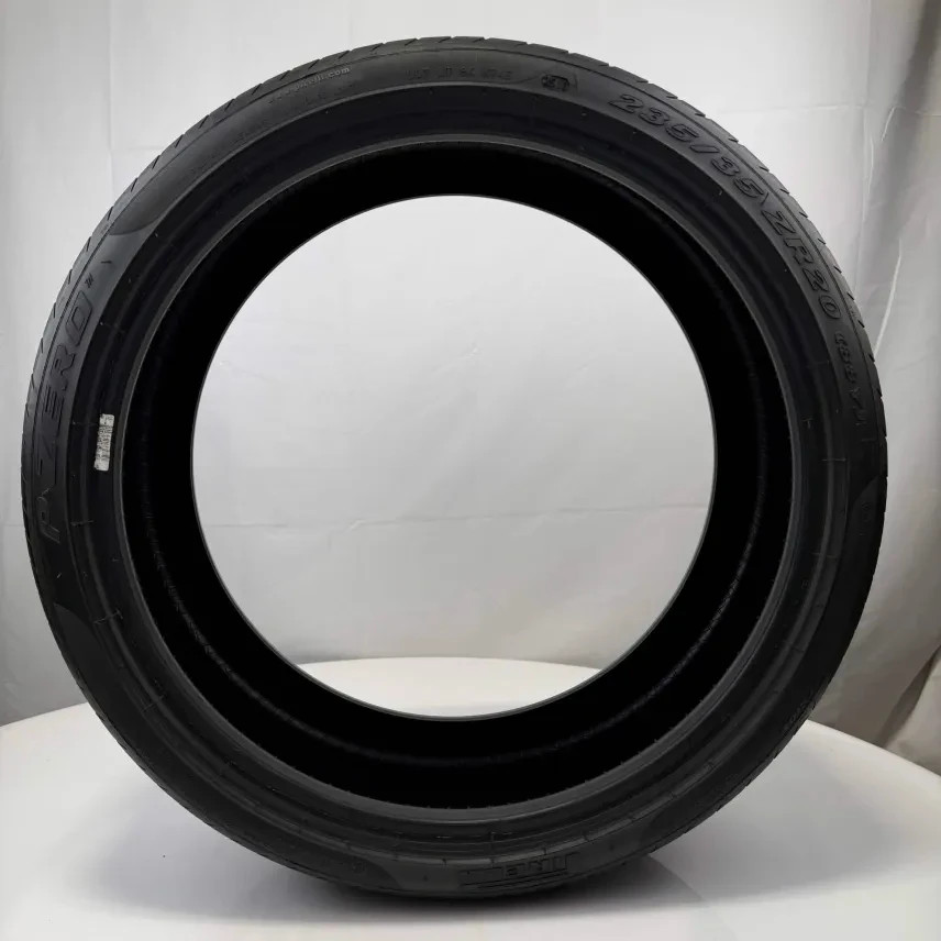 Used 235/35ZR20 Pirelli P Zero 88Y 9/32 (DOT 18)