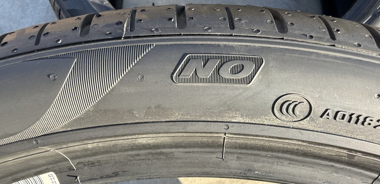 Set of TWO BRAND NEW 275/35ZR21 (103Y) Pirelli P Zero PZ4 Sport N0 Porsche Tires