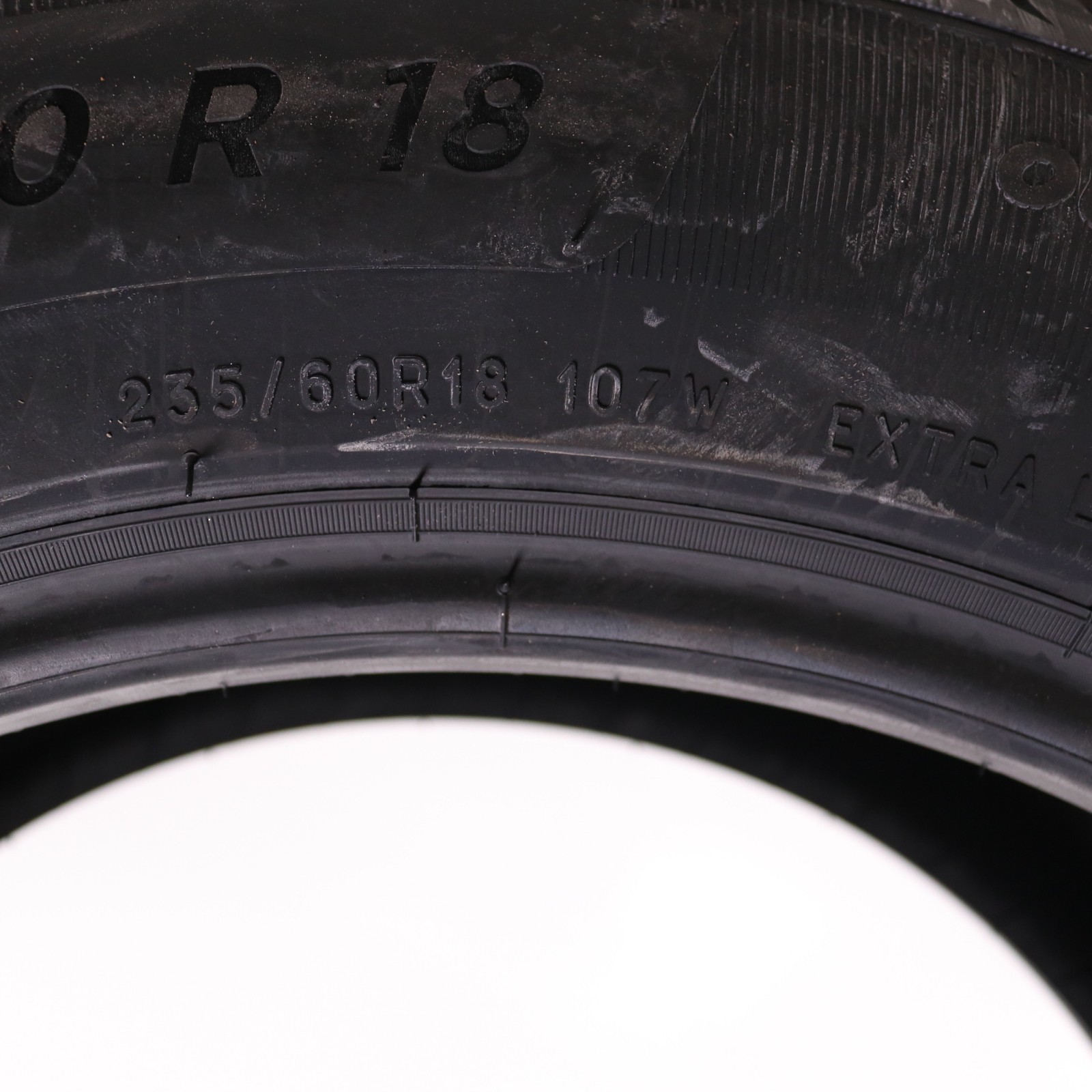 Set of 4 New 235/60R18 Michelin e.Primacy AO – 107W – 8/32