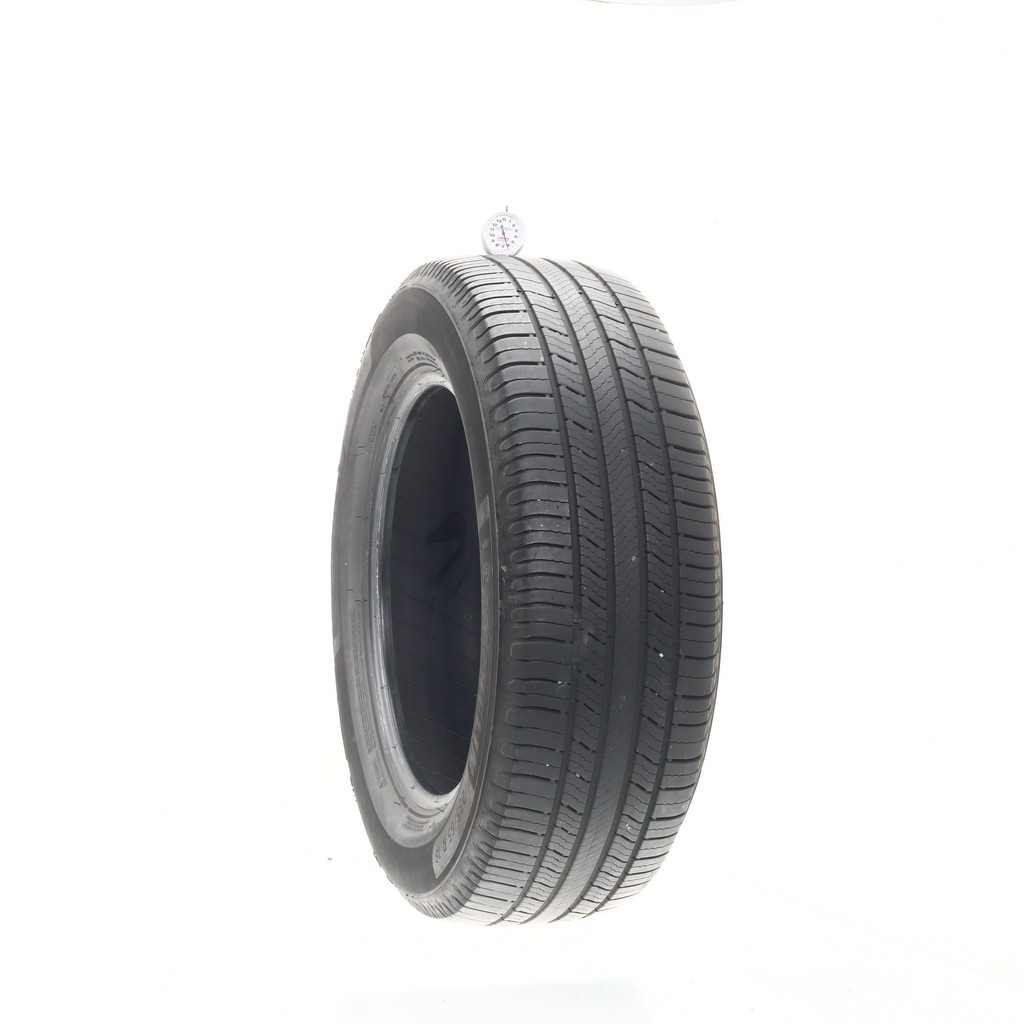 Set of (4) Used 235/65R18 Michelin Defender 2 106H – 6-7/32
