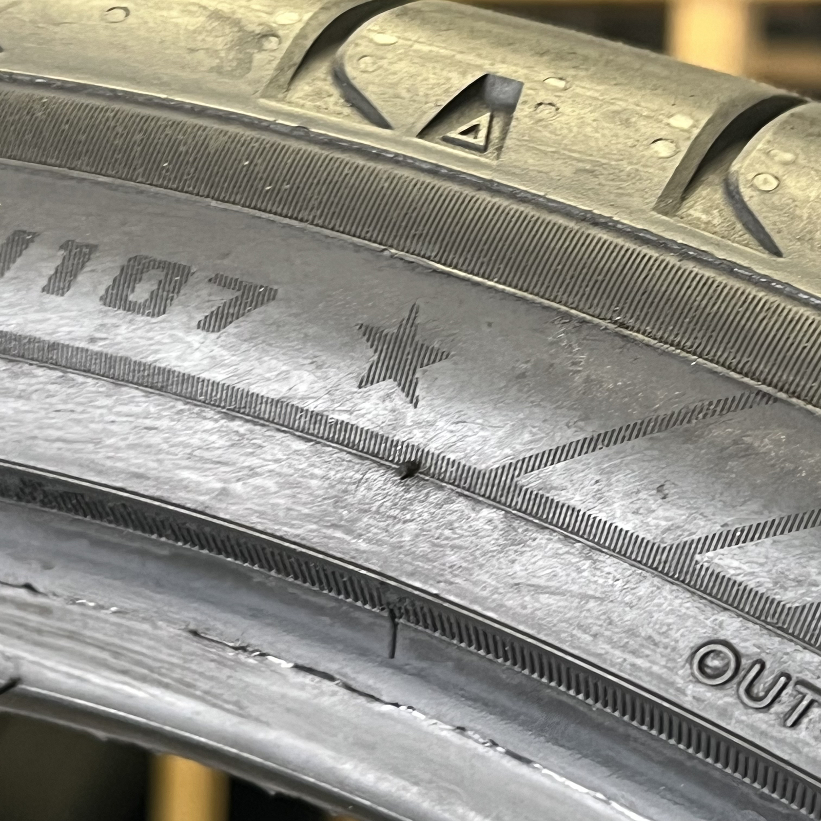 1 Tire LikeNew Yokohama Advan Sport V107 BMW HL 315/30R23 315/30R23 111Y
