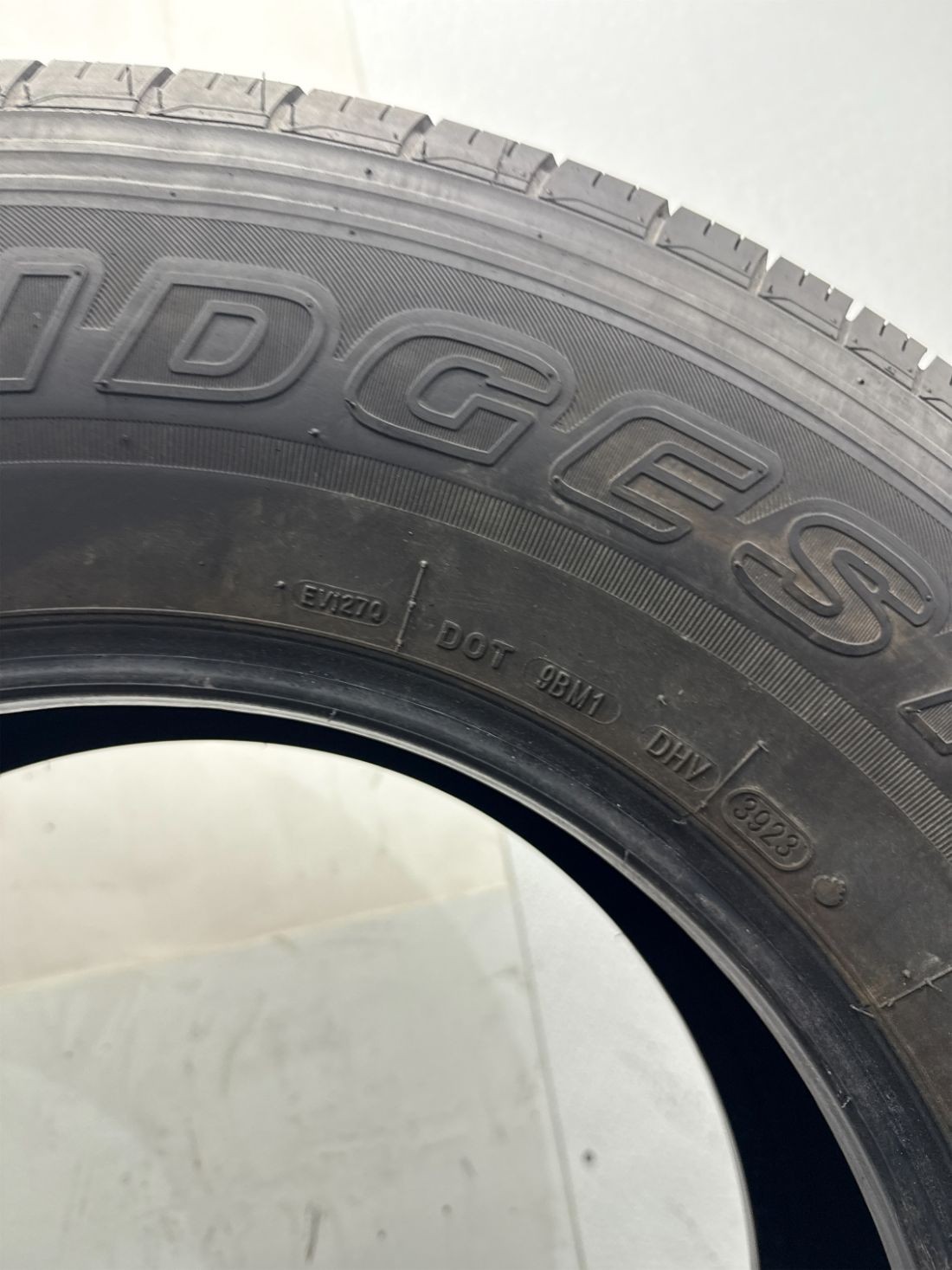 1 Used P245/75R17 Bridgestone Dueler H/T 112 T – 8/32