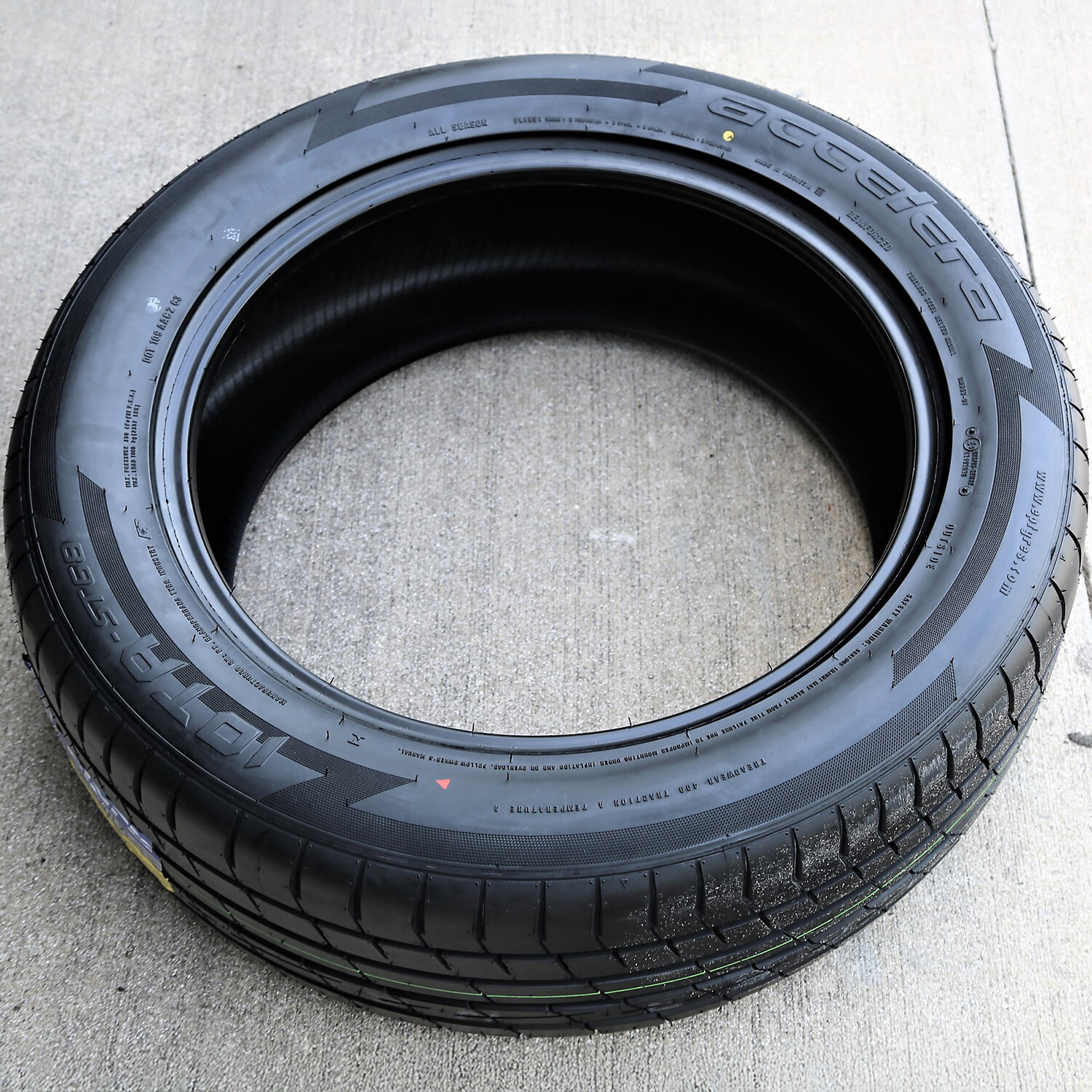 Tire 255/55R19 Accelera Iota ST68 AS A/S Performance 111V XL