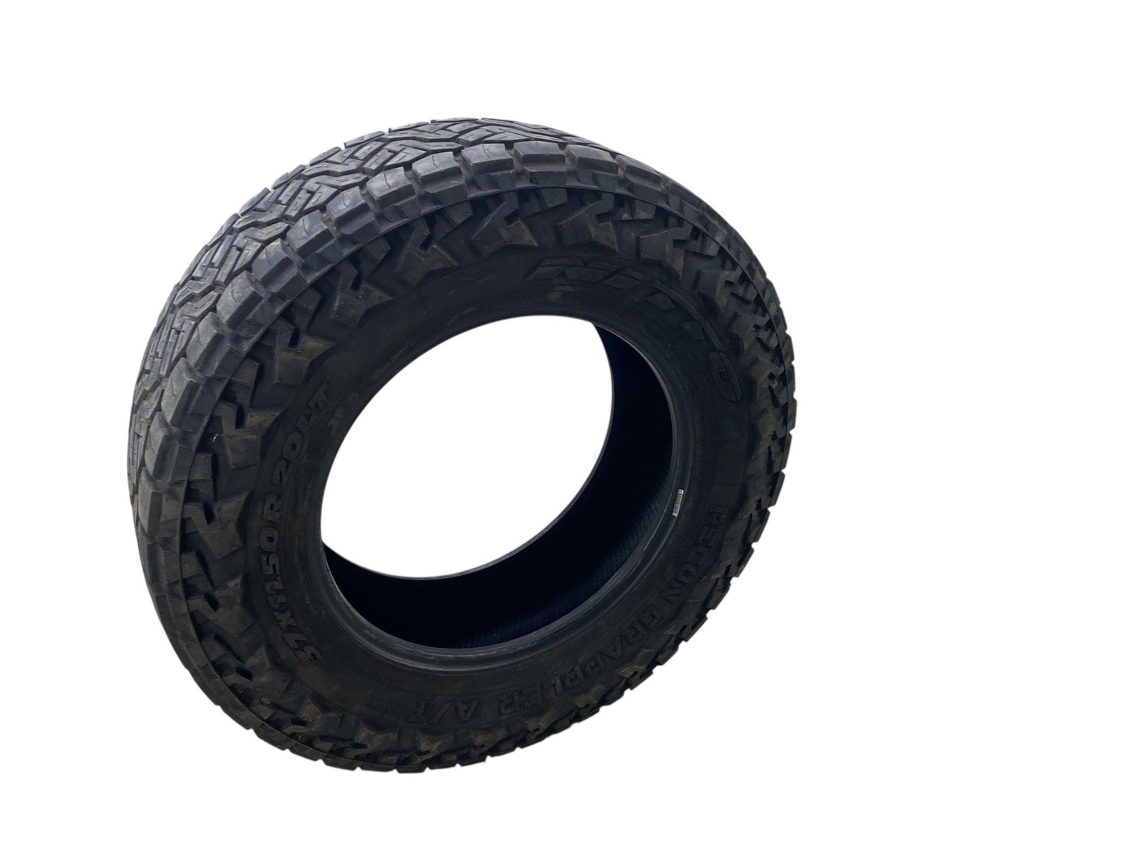 (A) NITTO RECON GRAPPLER 37×11.50R20 TIRE 11/32NDS TREAD DEPTH DATE CODE 2724