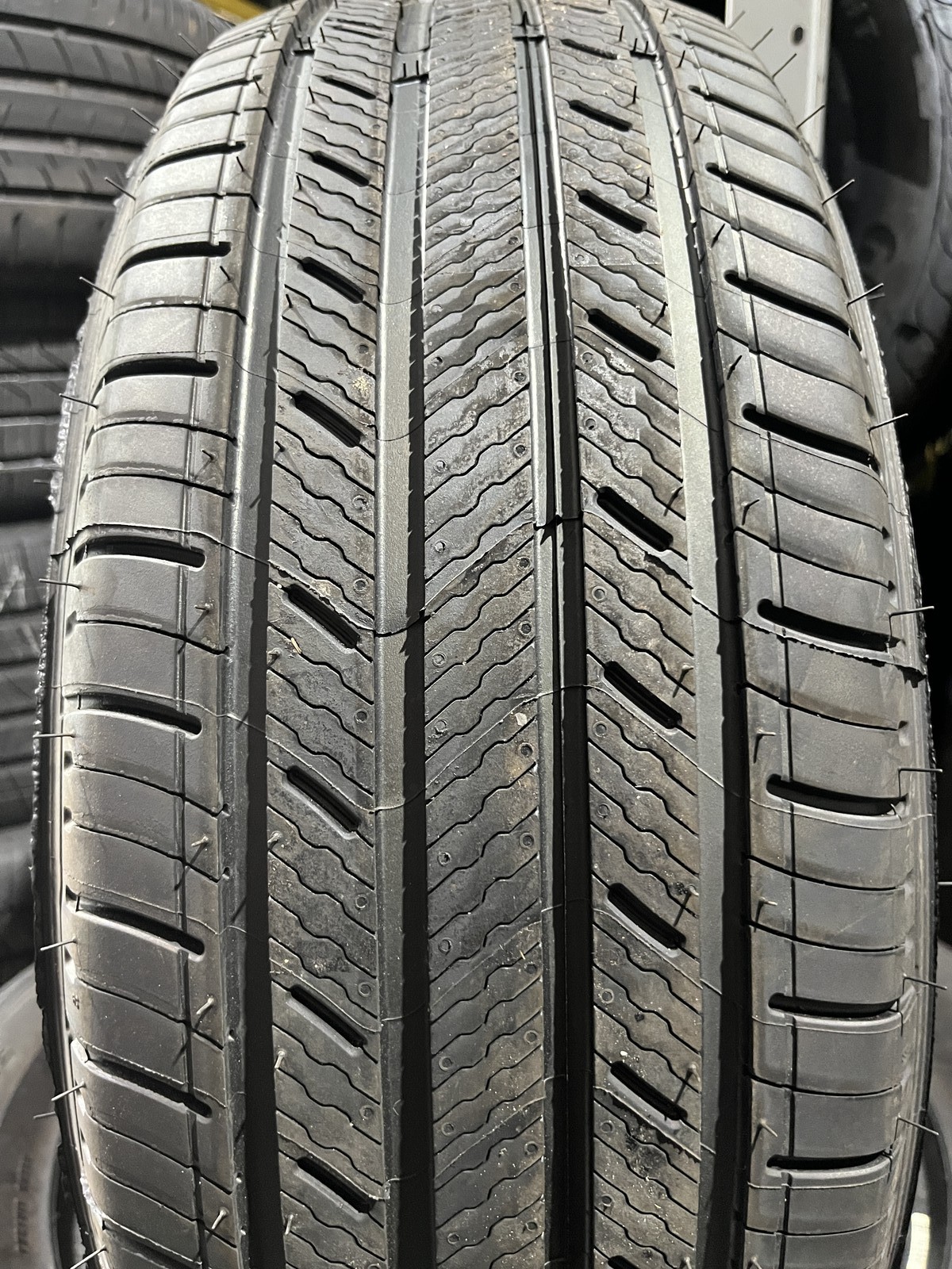 1 New Michelin Premier LTX 235/65R18 106V DOT.0526 8.5/32 New