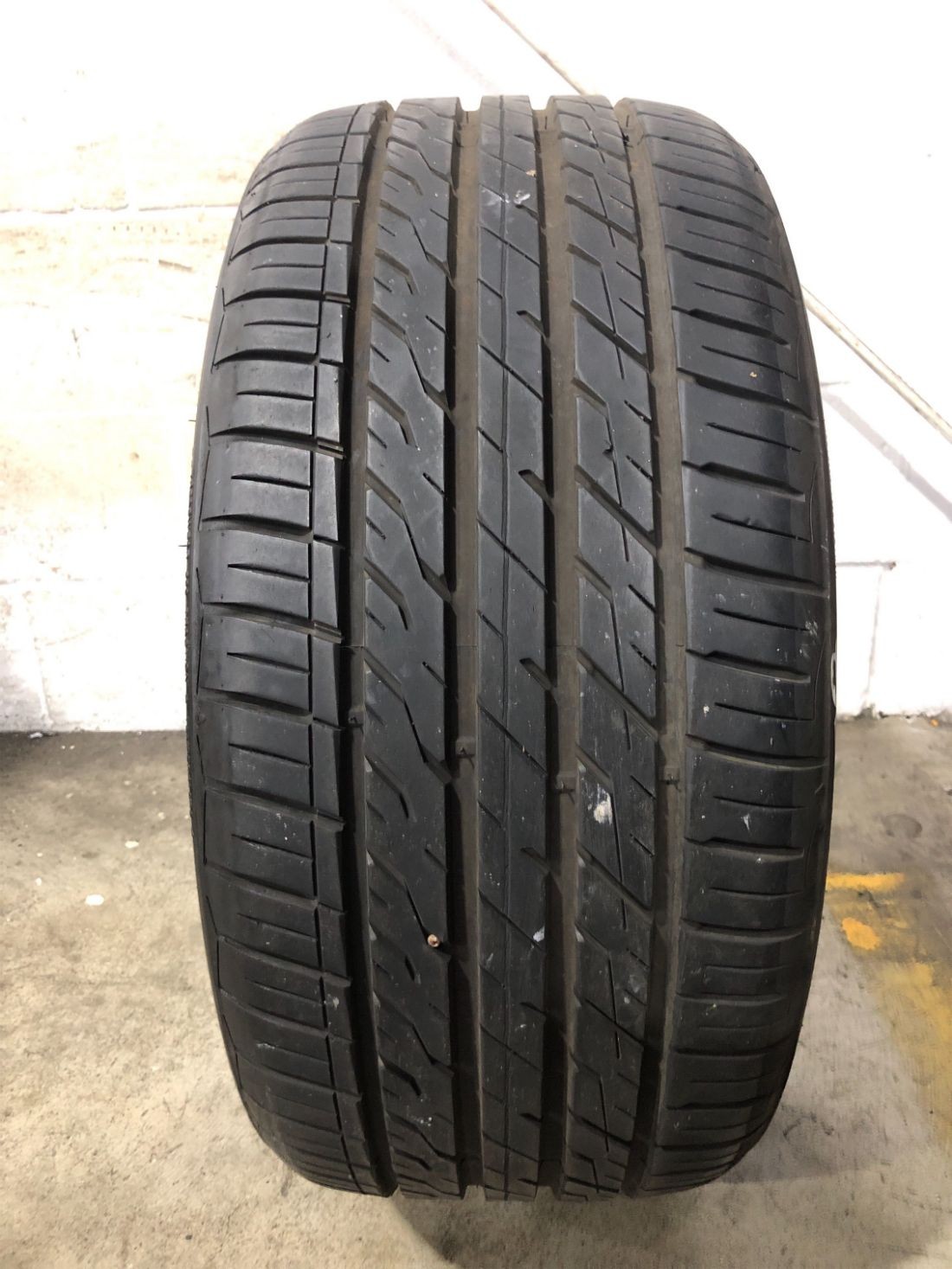 1x P255/35R20 Arroyo Grand Sport A/S 9/32 97 W Used Tire 2553520