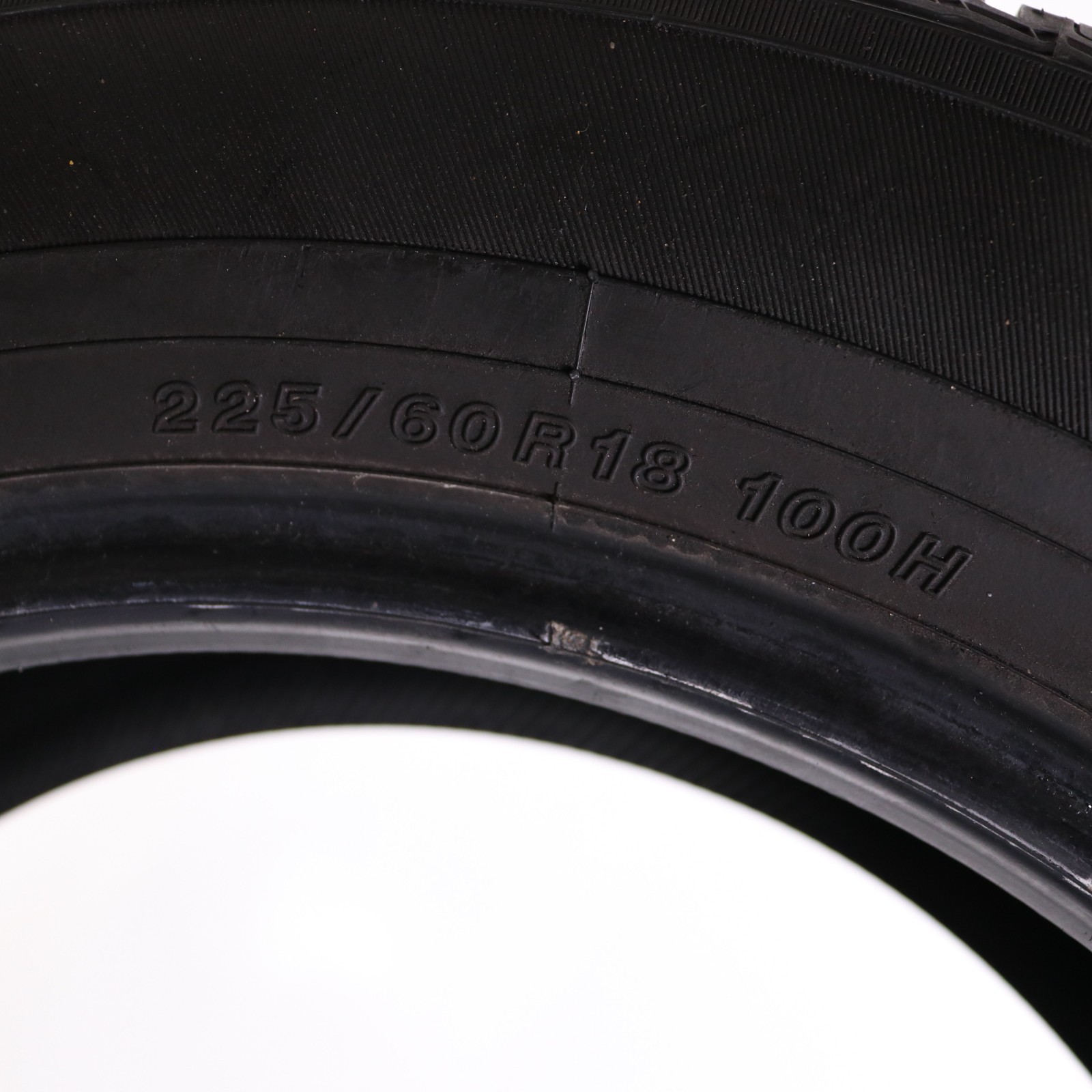 Set of 4 Used 225/60R18 Yokohama YK-CTX – 100H – 9-10/32