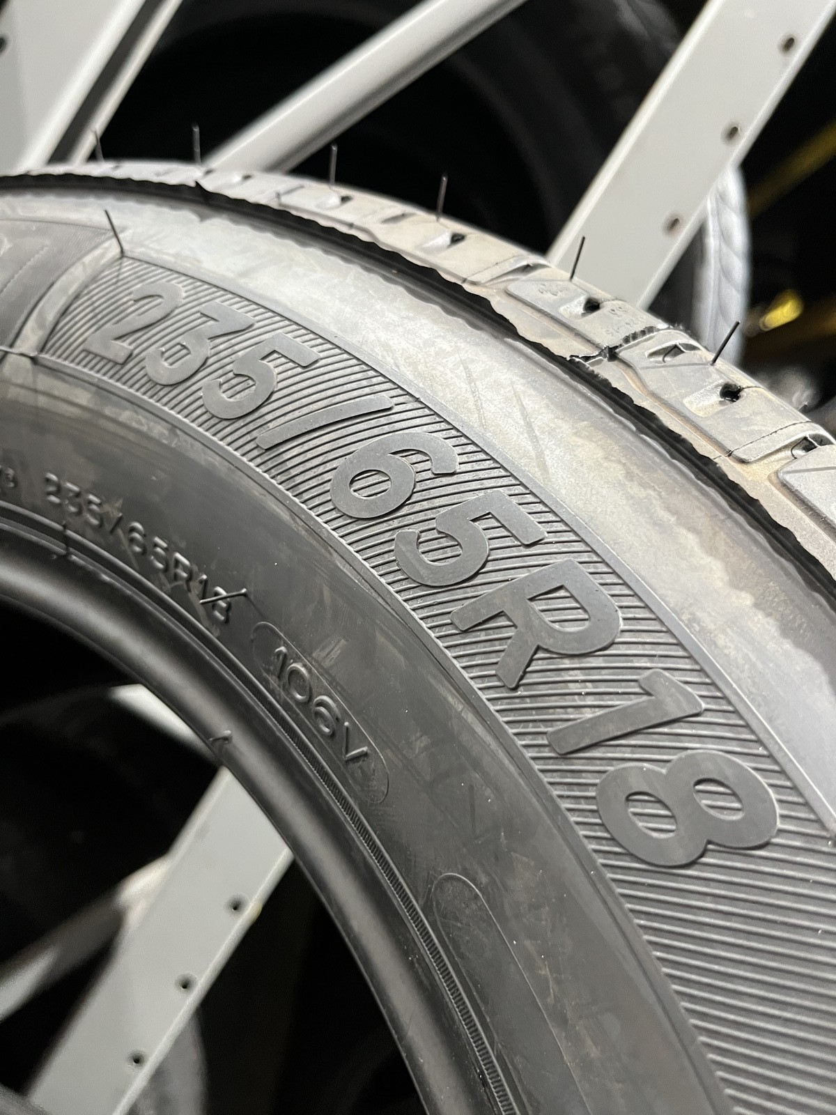 1 New Michelin Premier LTX 235/65R18 106V DOT.0526 8.5/32 New