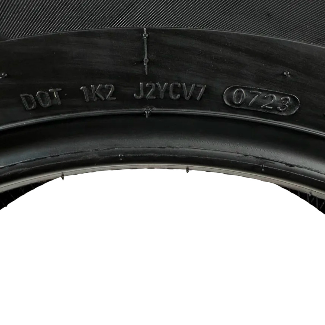 New 245/65R17 Kumho Crugen HT55 111T 12/32