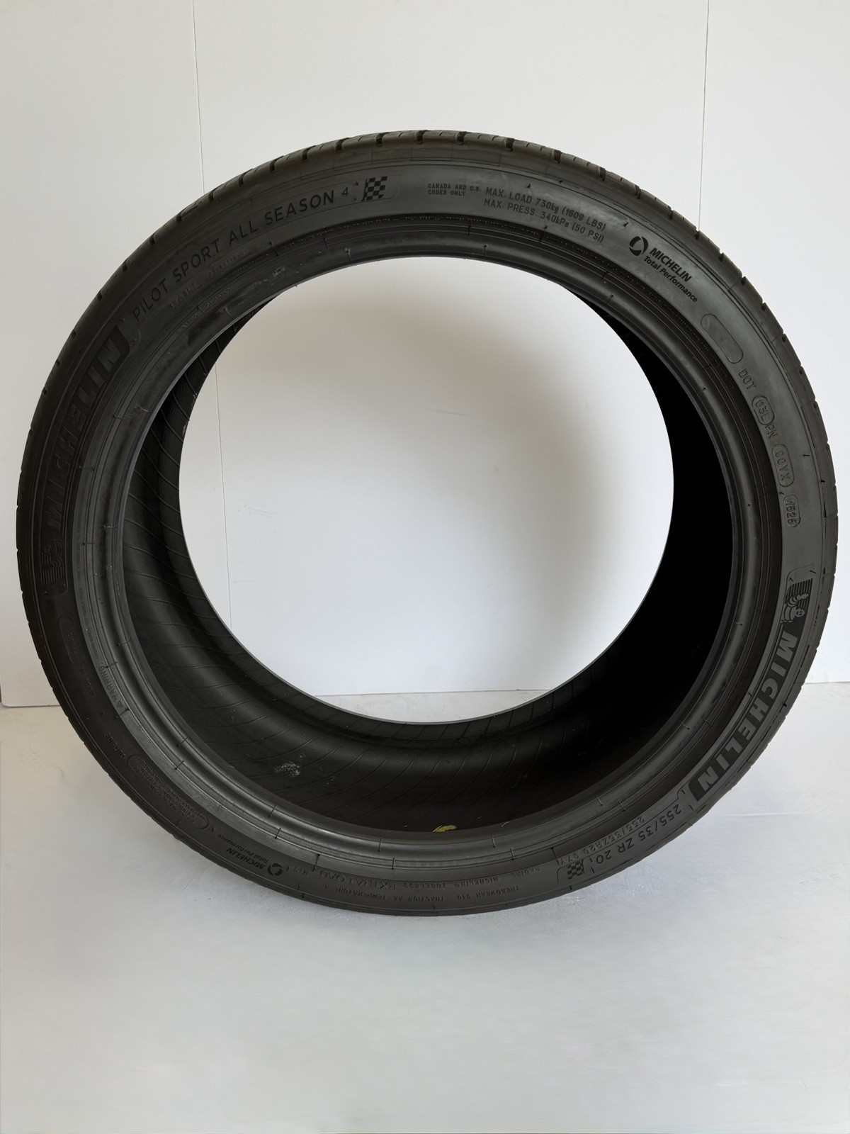255/35ZR20 97Y Michelin Pilot Sport All Season 4 10/32 DOT 1525 2553520