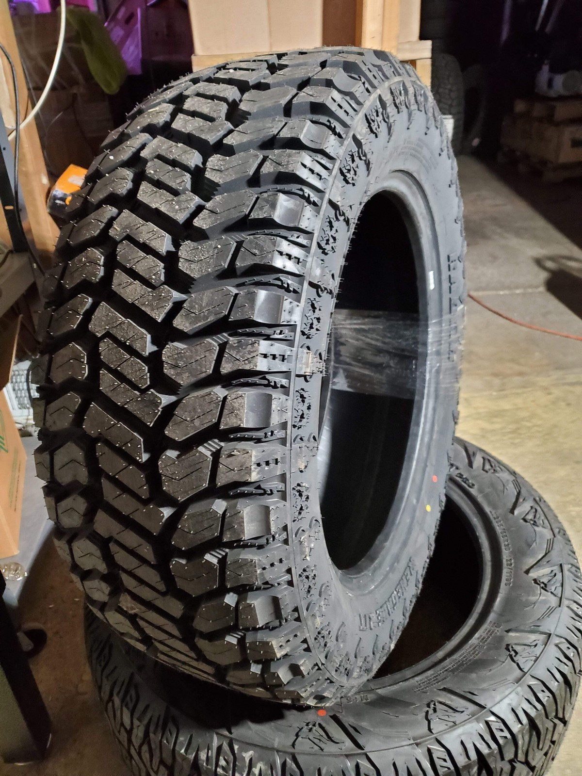 RADAR RENEGADE R/T BSW LT 275 60 20 123/120Q 10PLY RUGGED TERRAIN TIRE RASYTH011
