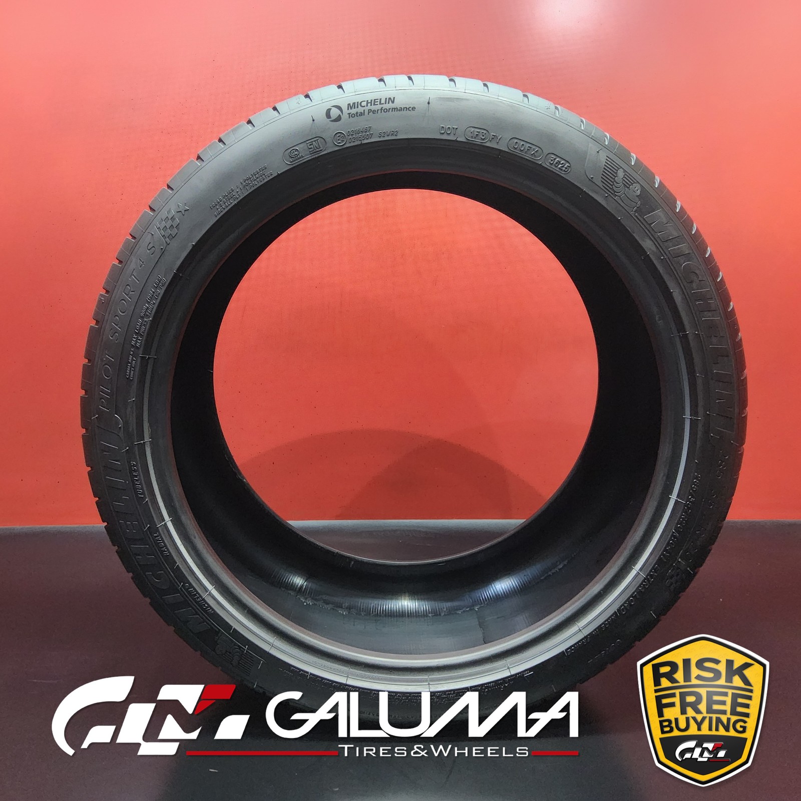 1 Tire LikeNEW Michelin Pilot Sport 4S (★) XL 285/35ZR20 285/35/20 104Y #95621
