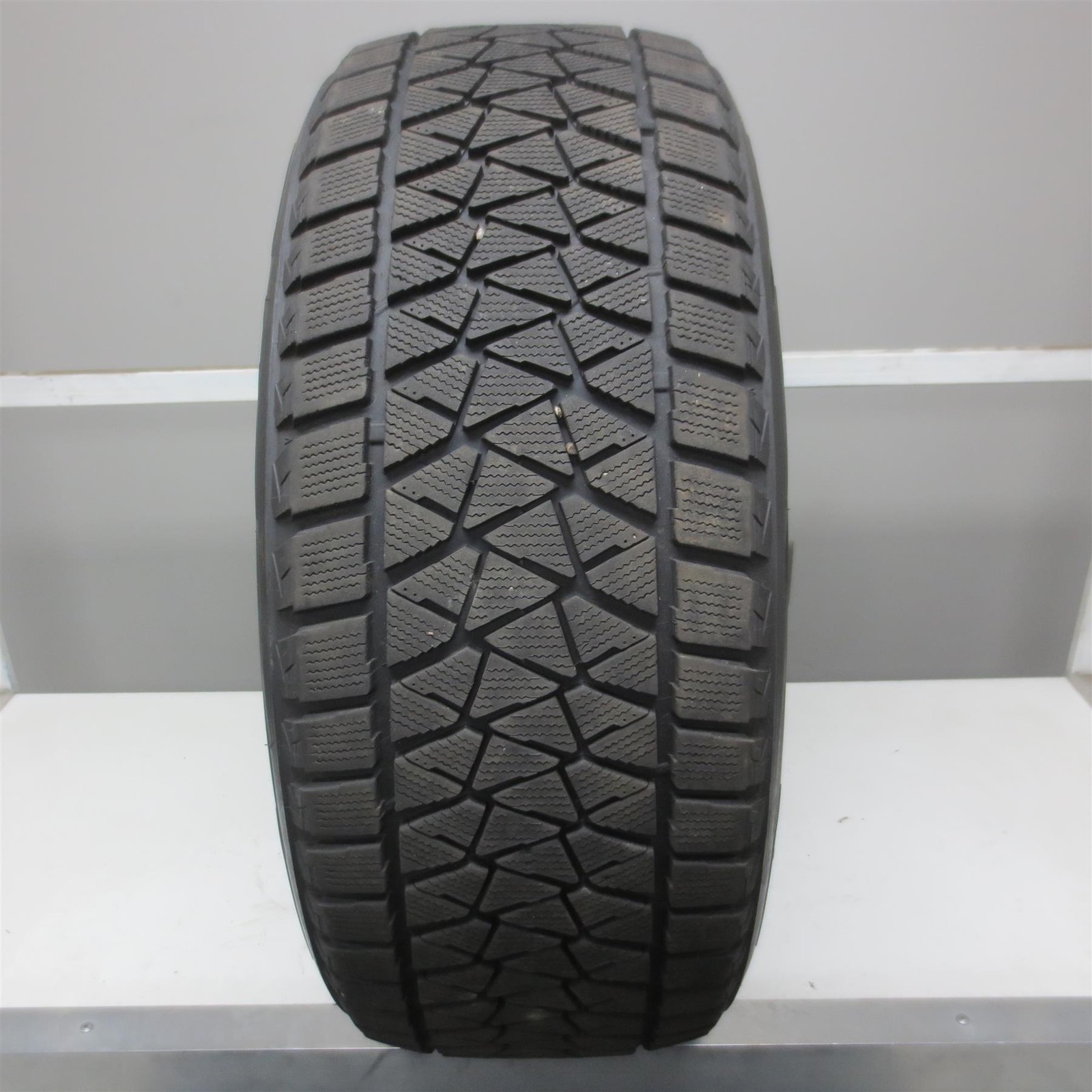 P285/45R22 Bridgestone Blizzak DM-V2 110T Used Tire (11/32nd) (QTY 1)