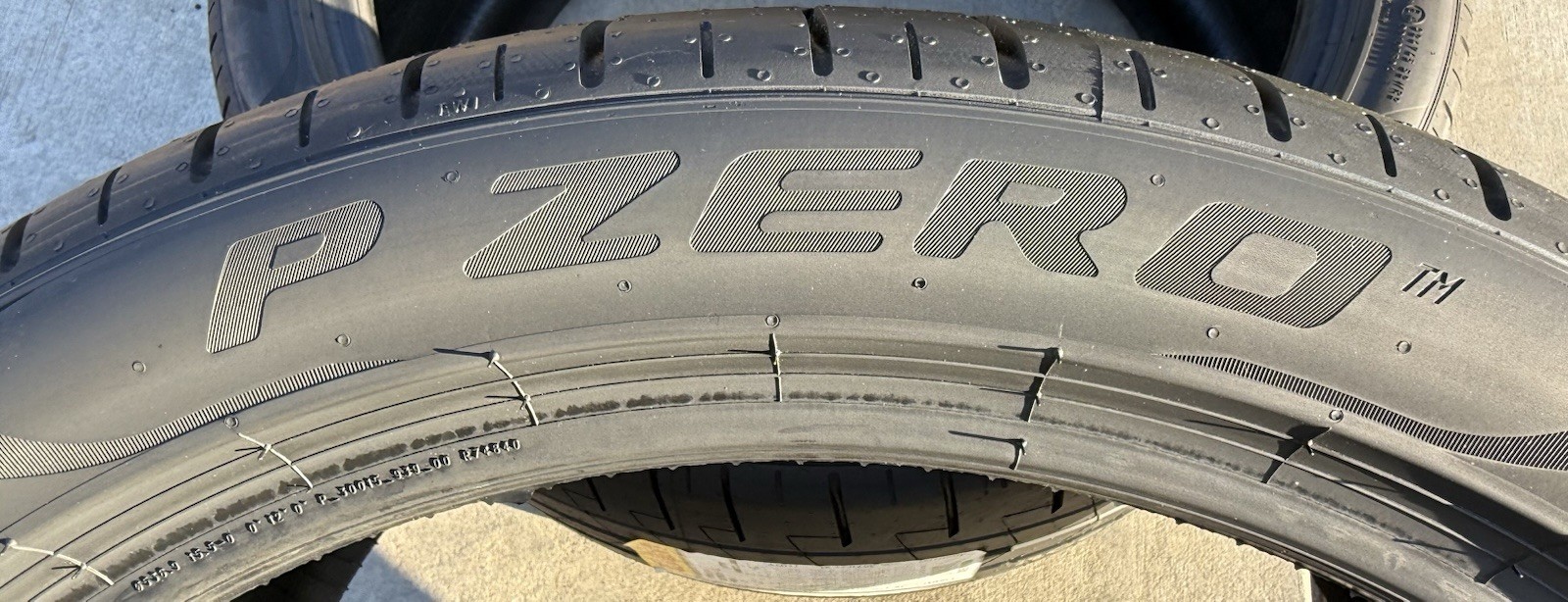 Set of TWO BRAND NEW 295/35ZR21 (107Y) Pirelli P Zero PZ4 Sport Tires 2953521