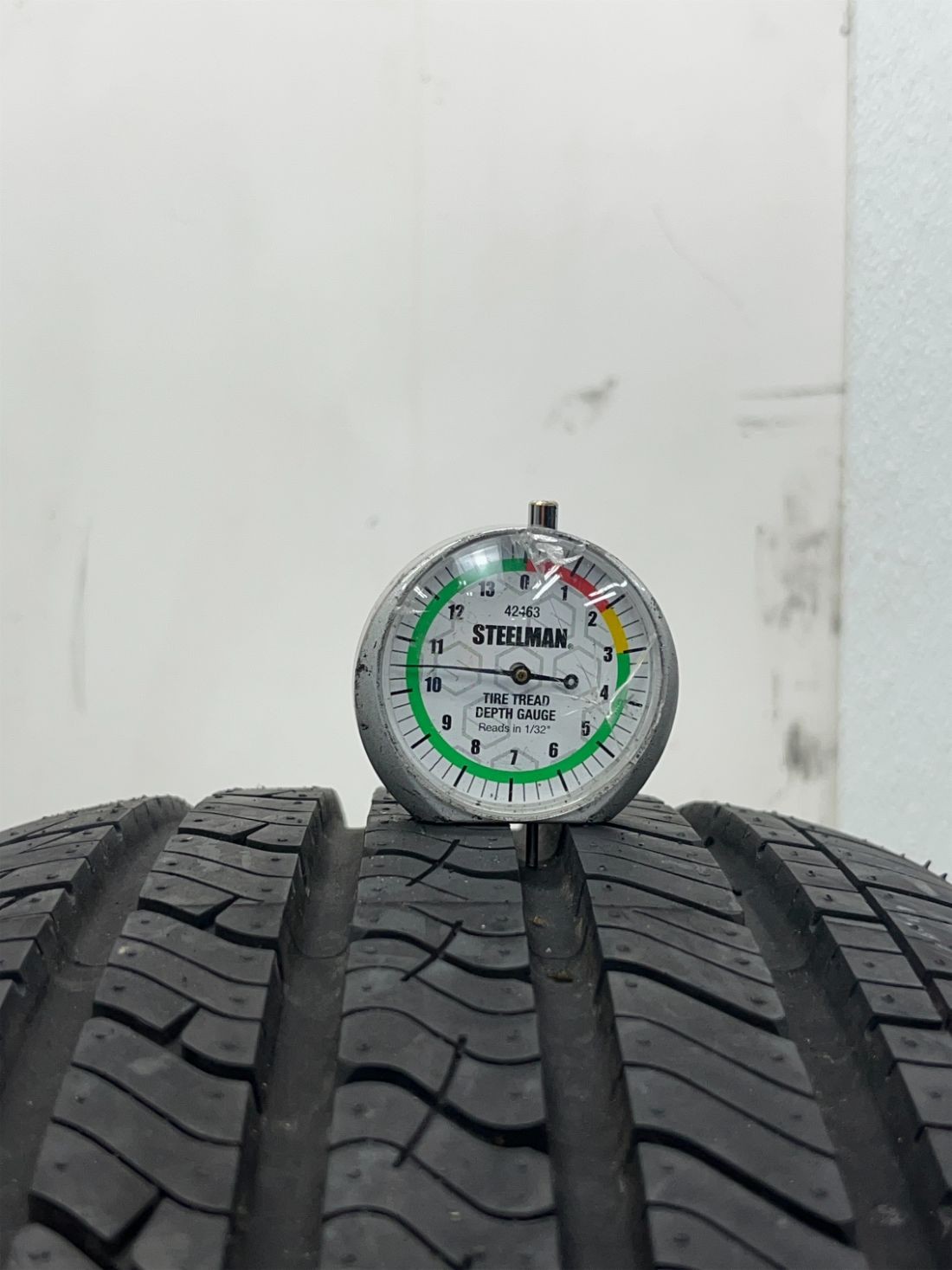 1 Used P235/65R17 GT Radial Maxtour LX 104 H – 11/32