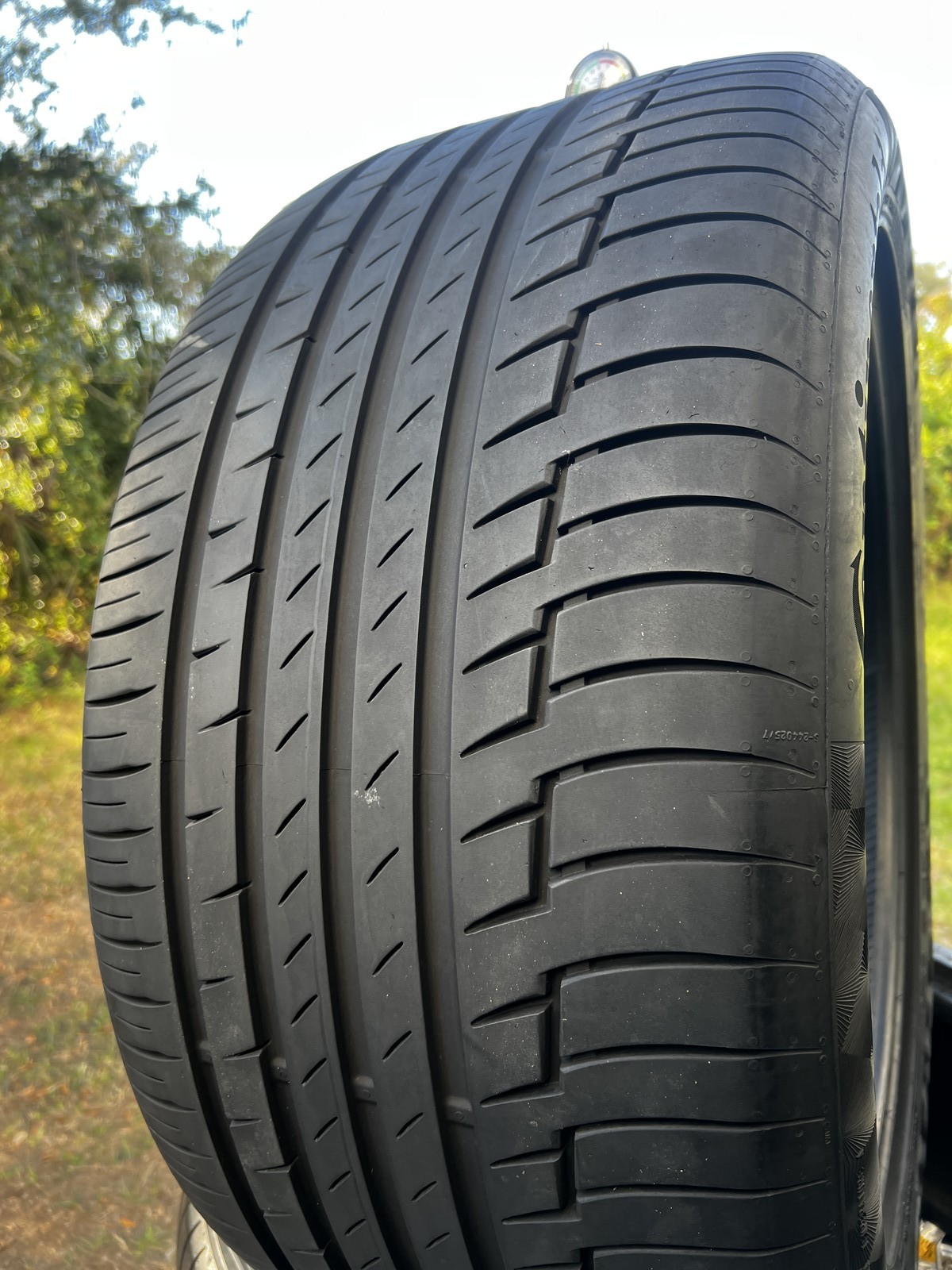 1 Tire Continental PremiumContact 6 MO 325/40R22 114Y DOT.2523 7.5/32 NO Patch