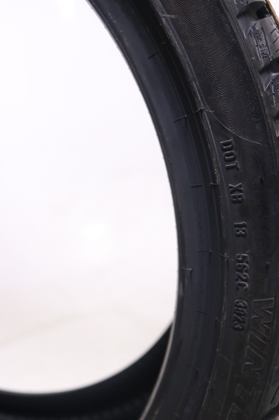 Set of 2 New 255/35R21 Pirelli Winter Sottozero 3 – 98V – 11/32