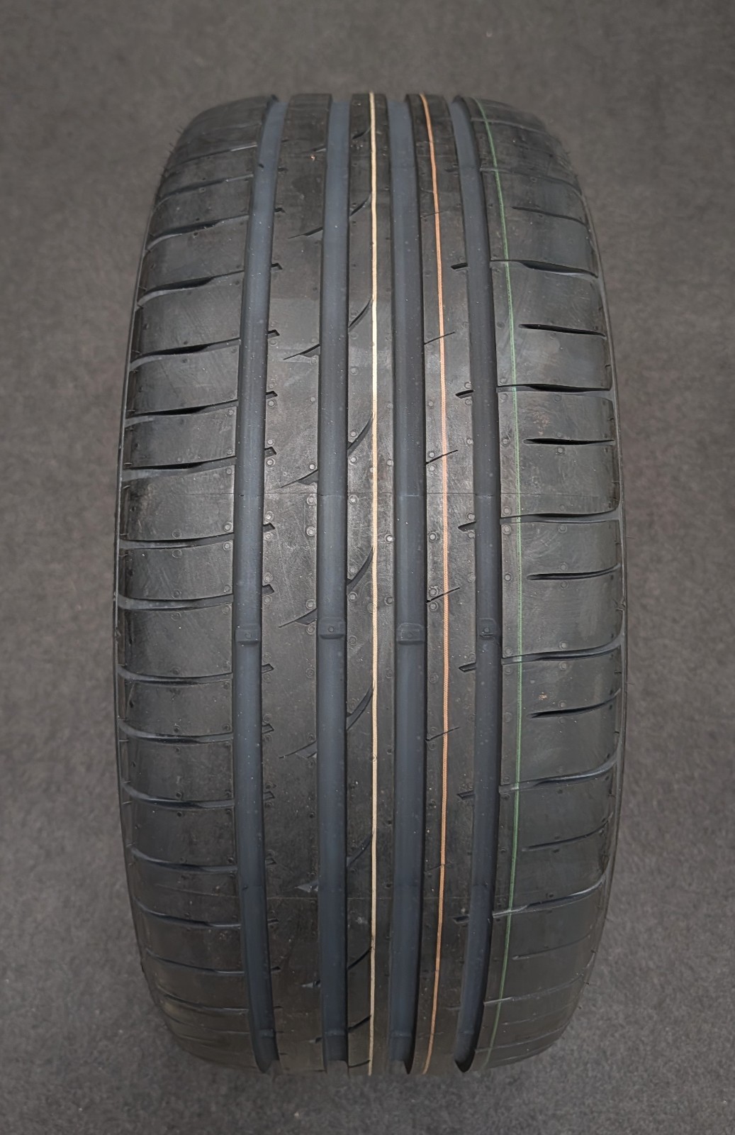 1 New Goodyear Eagle F1 Asymmetric 2 235/40/19 92Y Tire Porsche NO 235/40ZR19