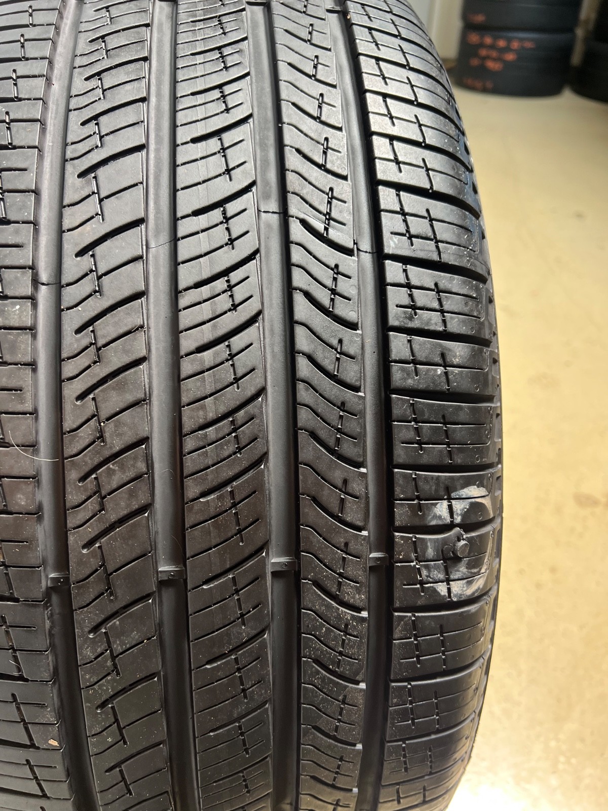 1 – TAKEOFF 245/40R19 XL (98H) P Zero MS Run Flat (RE0) Audi OEM – 7170