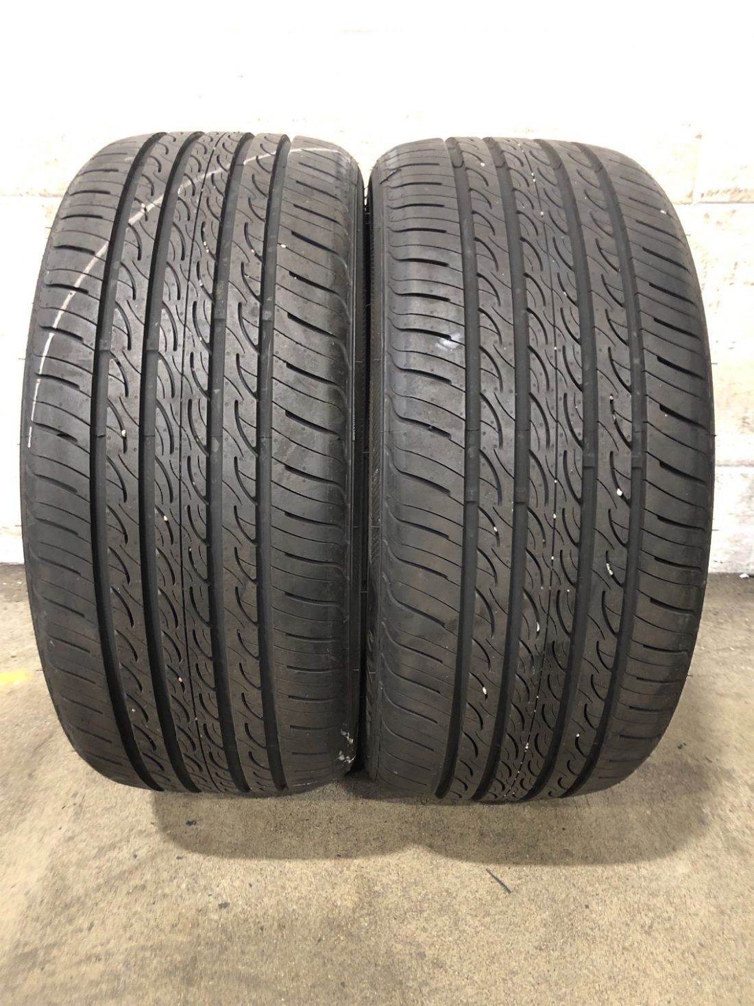 2x P255/40R20 Vantage Sport UHP XL 9/32 101 Y Used Tires 2554020