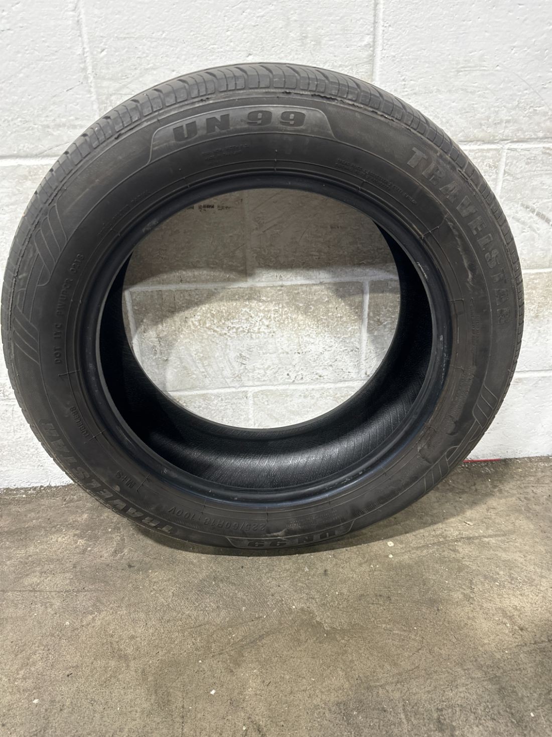 1x P225/60R18 Travelstar UN99 7/32 Used Tire