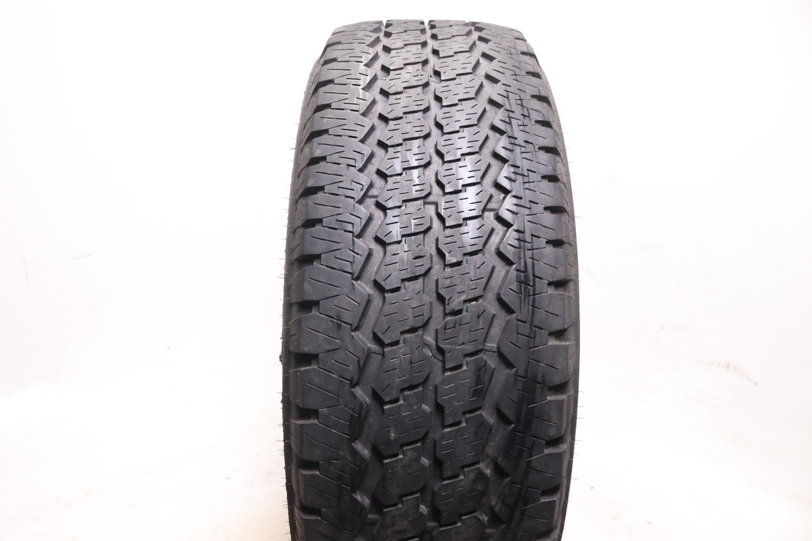 Set of 2 Used LT 275/70R18 Bridgestone Dueler A/T RH-S – 125/122R – 7.5-8.5/32