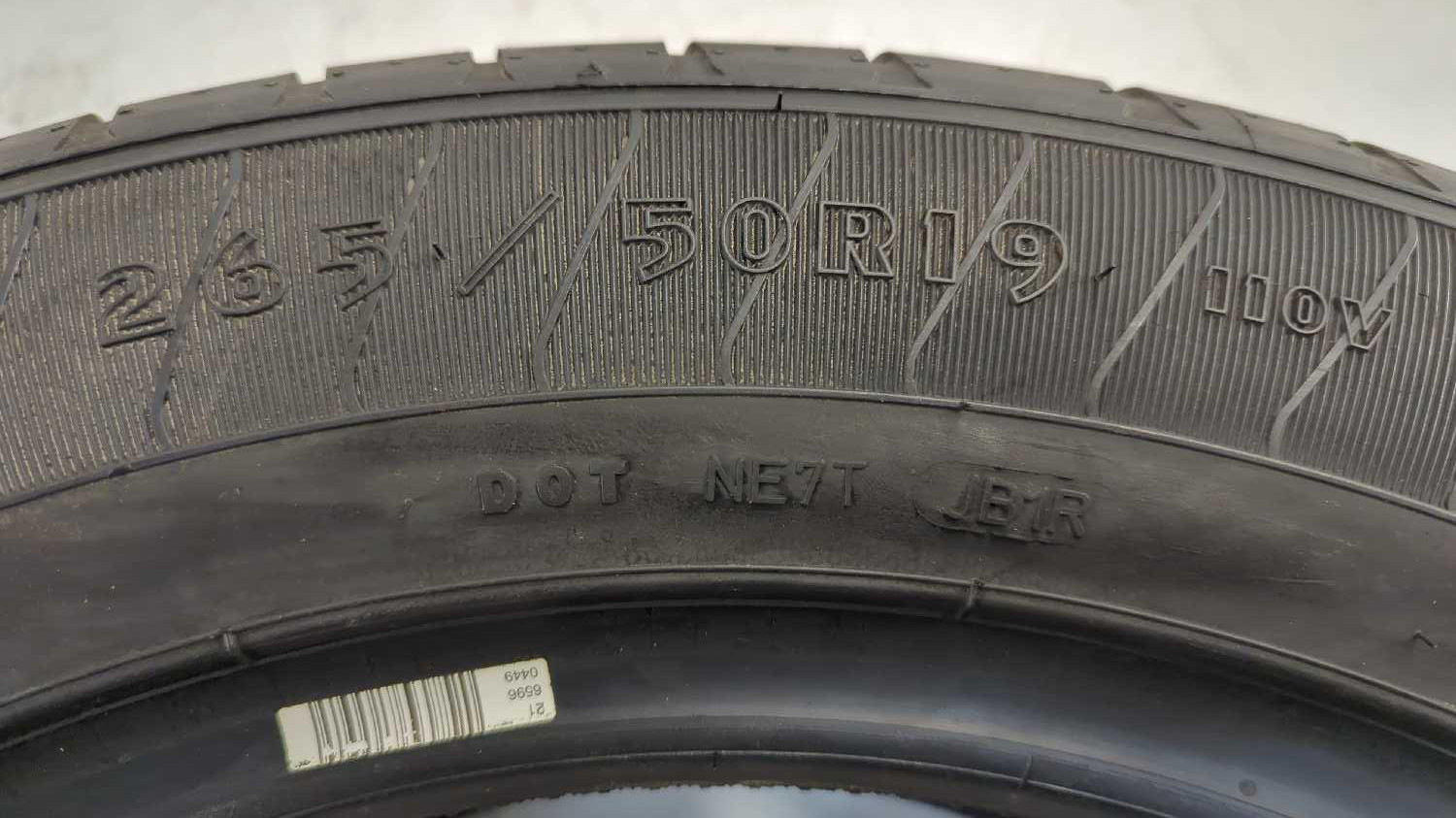 New Porsche OEM Goodyear Eagle LS2 Tire 235/50R19 110V