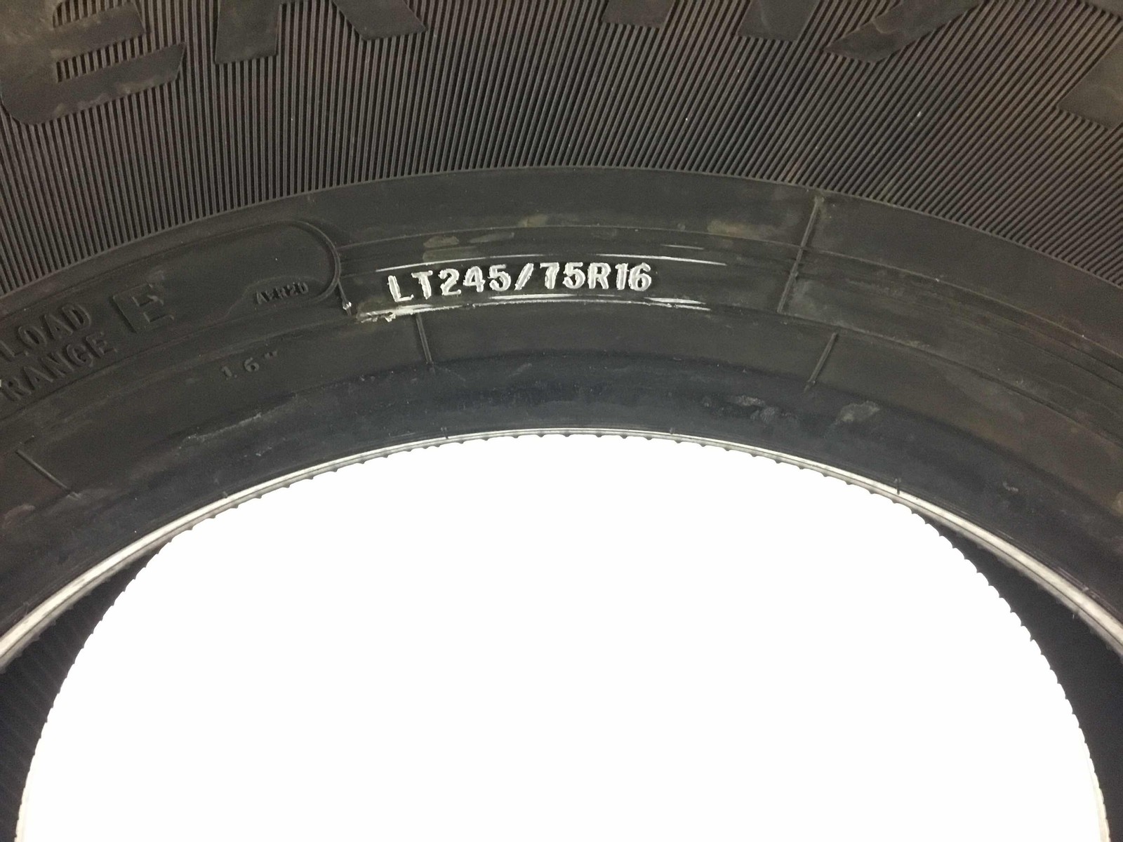 P245/75R16 Cooper Adventurer H/T 120 R Used 12/32nds