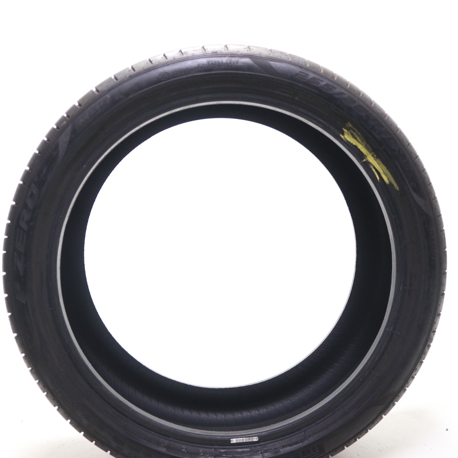 Set of 2 Used 255/35R19 Pirelli P Zero PZ4 MOE Run Flat – 96Y – 5-5.5/32