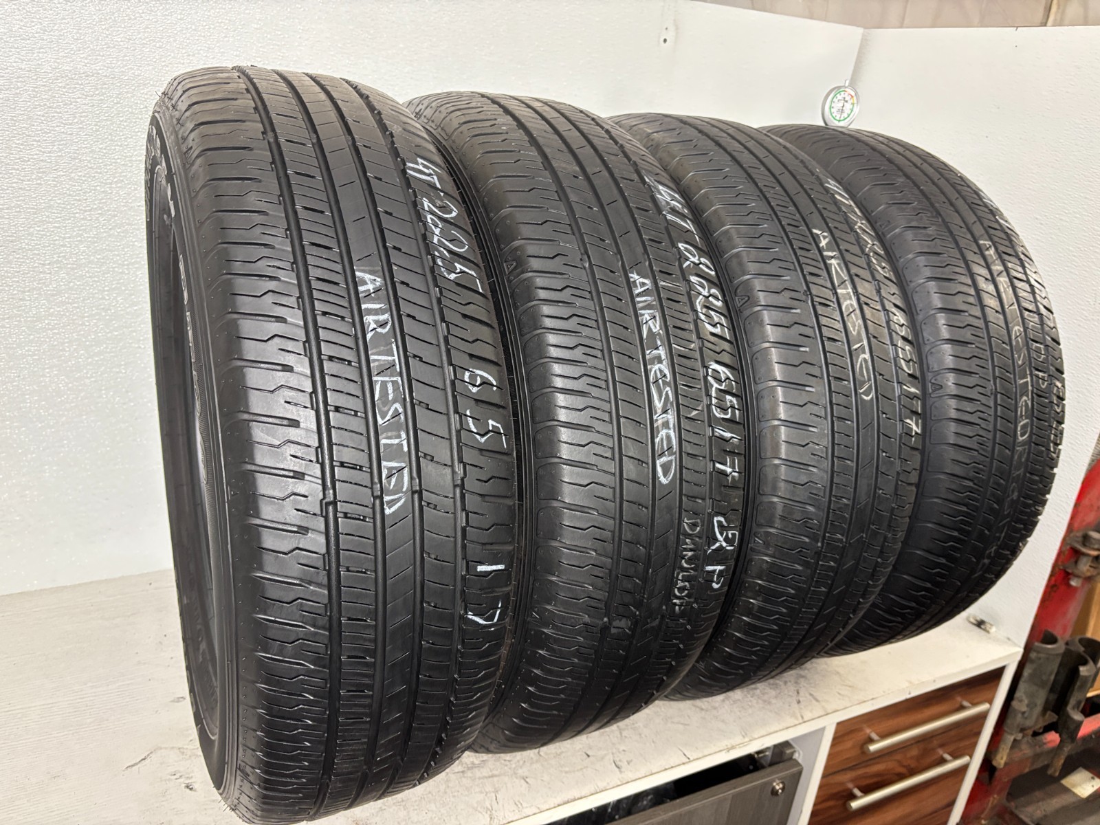 NO SHIPPING ONLY LOCAL PICK UP Set 4 Tires 225 65 17 Dunlop Grandtrek PT20