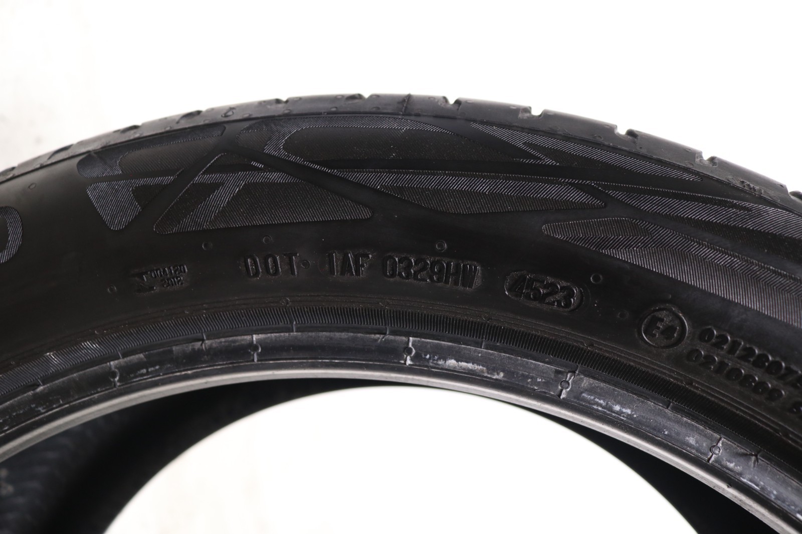 Set of 2 Used 285/40R20 Continental EcoContact 6Q MO – 108W – 6.5-7/32