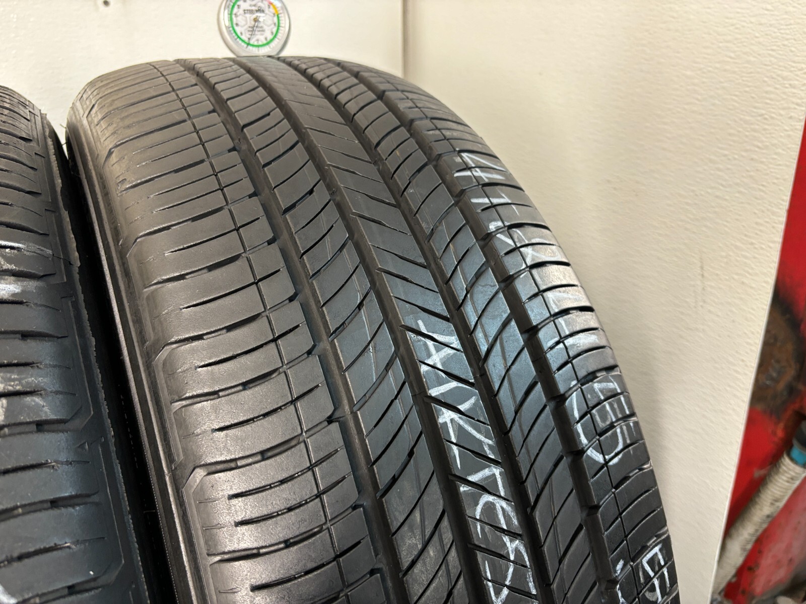 NO SHIPPING ONLY LOCAL PICK UP 4 Tires 245 50 20 Kumho Crugen HP71 102V