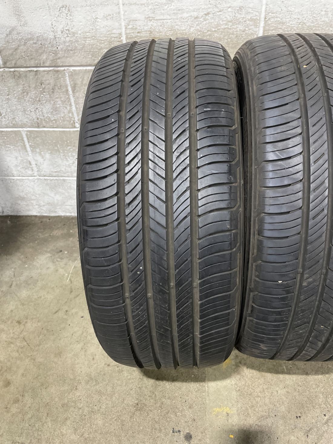 2x P255/50R20 Kumho Crugen HP71 9/32 109 V Used Tires 2555020